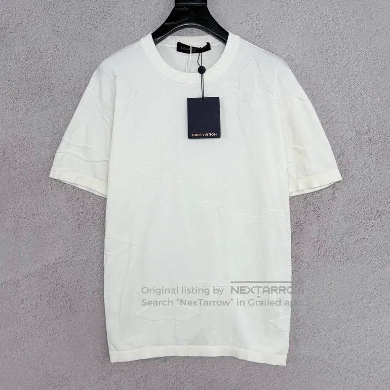 Louis Vuitton Louis Vuitton 26 new holiday collection monogram embossed Size US S / EU 44-46 / 1 - 1 Thumbnail