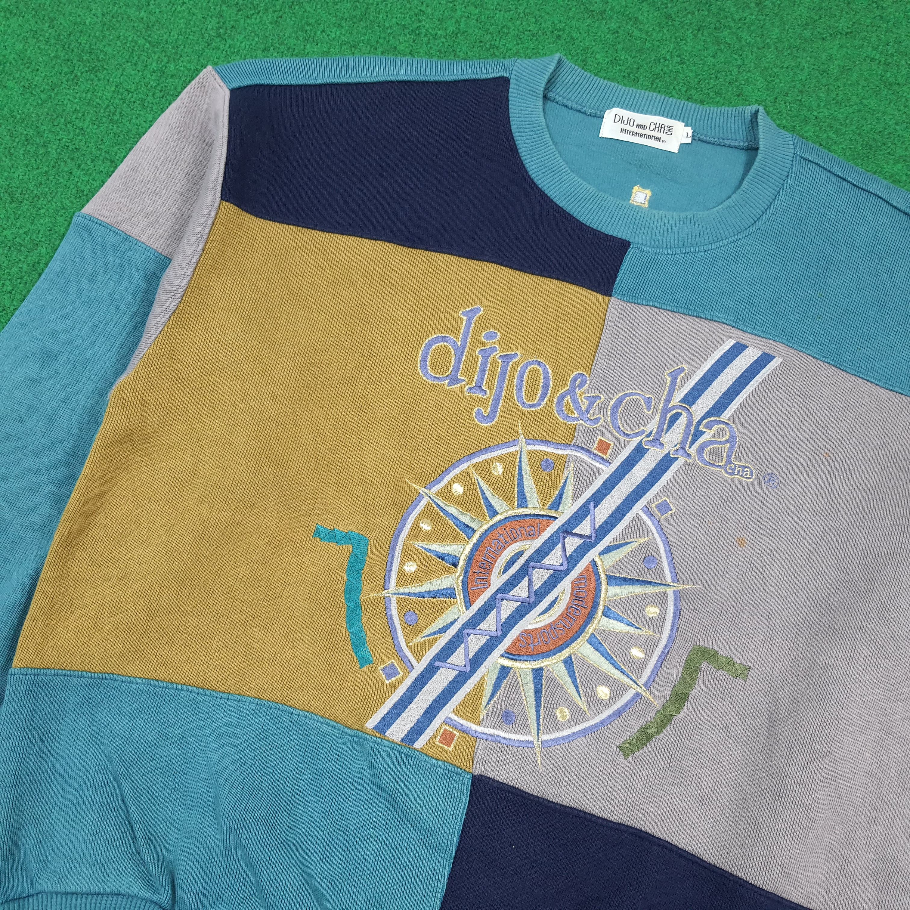 Vintage Vintage Dijo & Cha Retro Crewneck Sweatshirt C296N3 Size US M / EU 48-50 / 2 - 2 Thumbnail