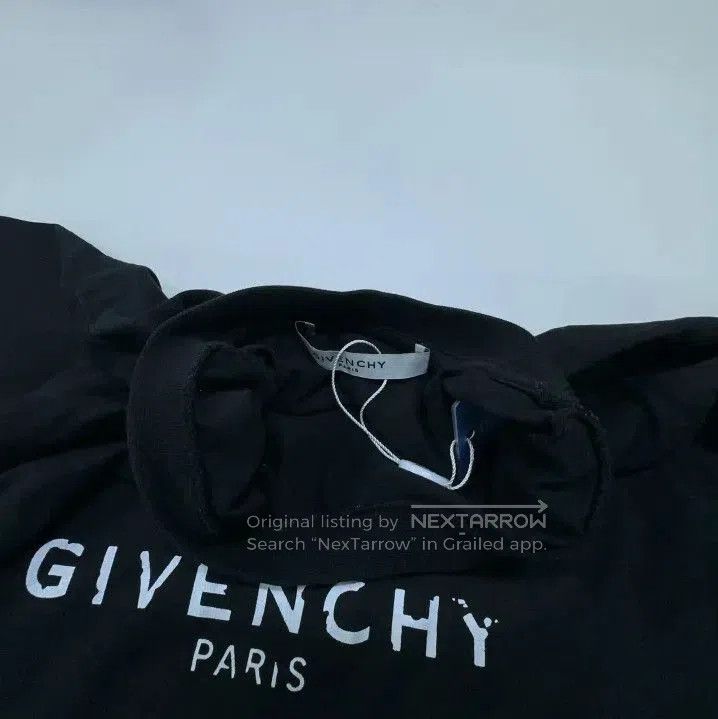 Givenchy Givenchy Solid Cracked Logo Crew Neck Short-Sleeve T-Shirt. Size US XXS / EU 40 - 6 Thumbnail