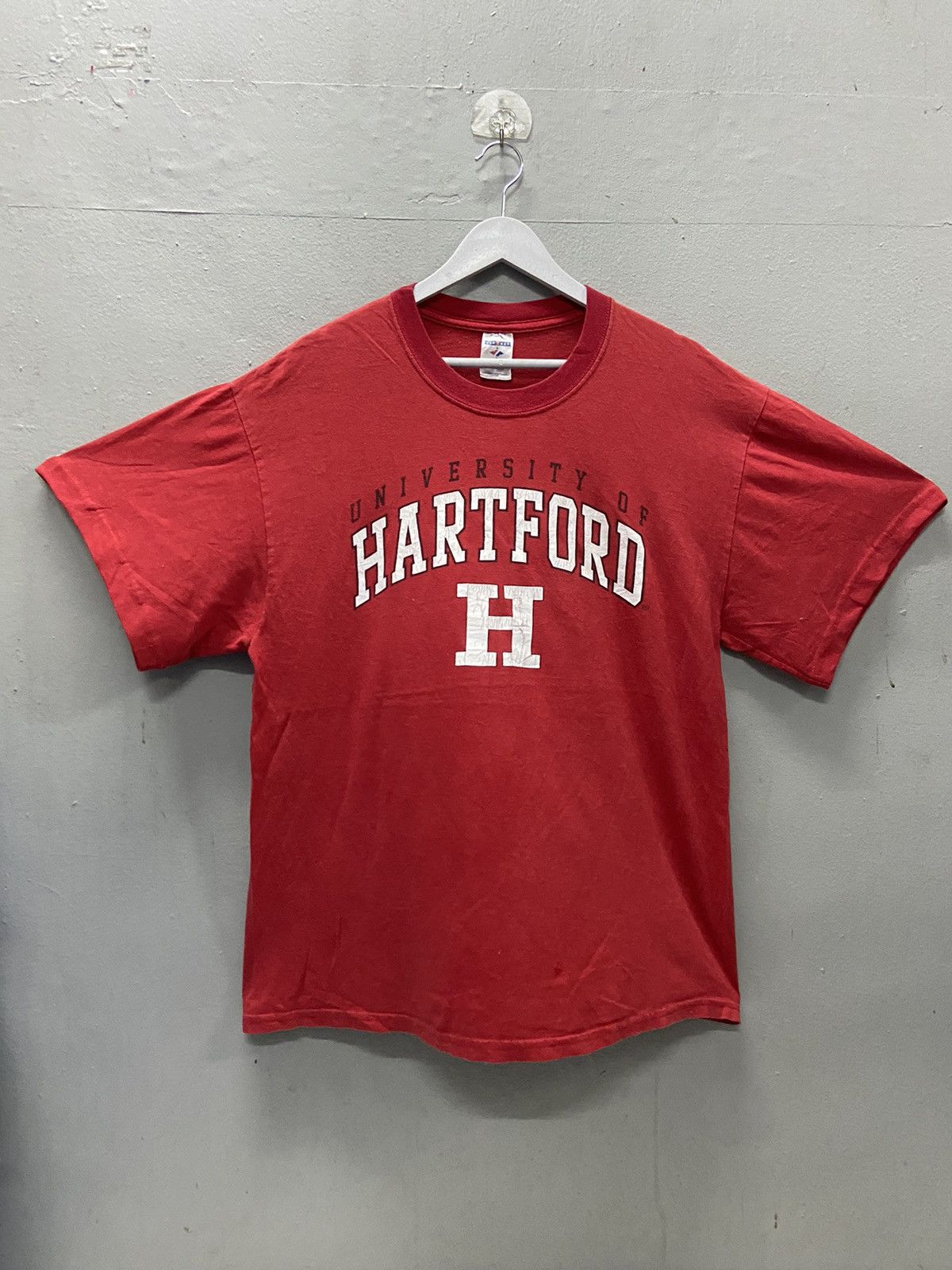 Jerzees UNIVERSITY OF HARTFORD VINTAGE TEE Size US L / EU 52-54 / 3 - 1 Thumbnail