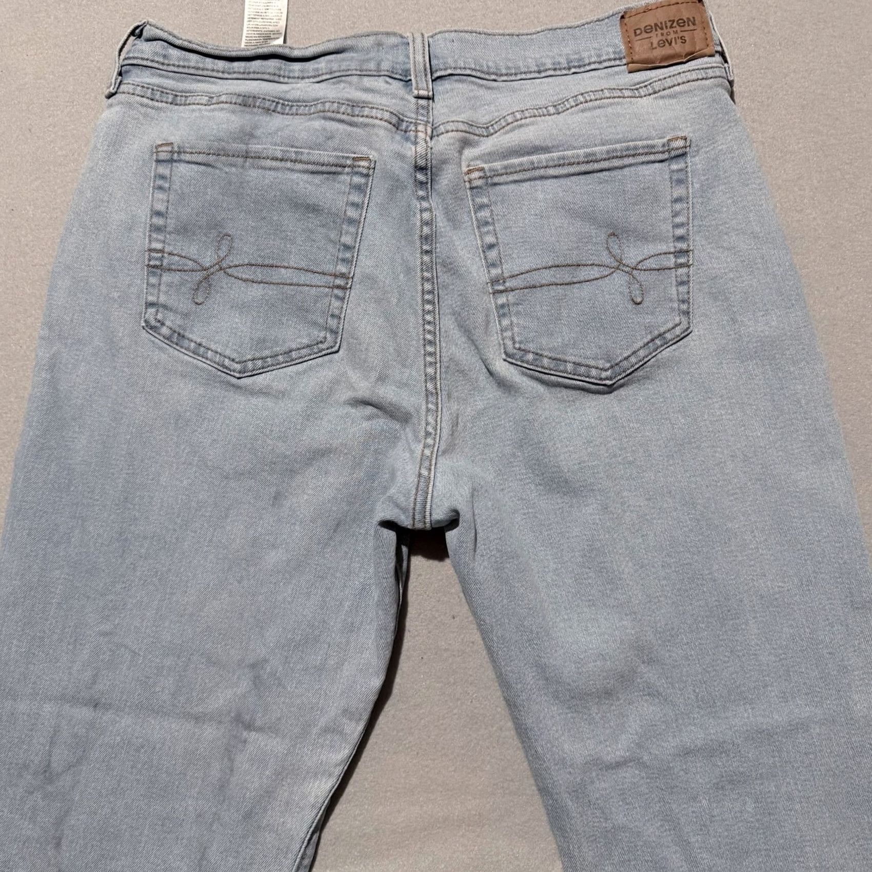 Denizen DENIZEN From Levi’s Boyfriend Jeans Women Blue Denim Crop Cuffed 8 Jeans 5-Pocket Design Beltless Regular Rise Mid 23in Inseam Denim Size 30" / US 8 / IT 44 - 6 Thumbnail