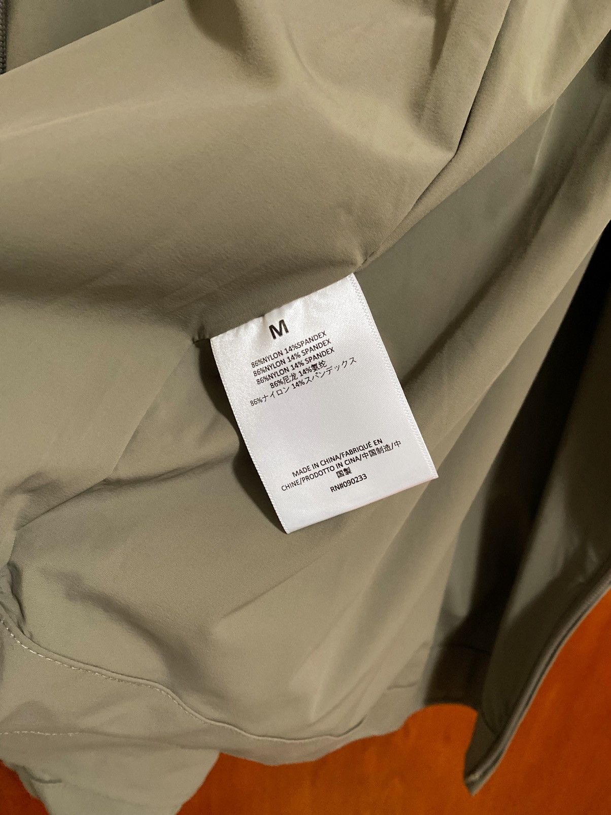 Fear of God FEAR OF GOD ESSENTIALS logo-patch oversized shirt size M Size US M / EU 48-50 / 2 - 14 Thumbnail