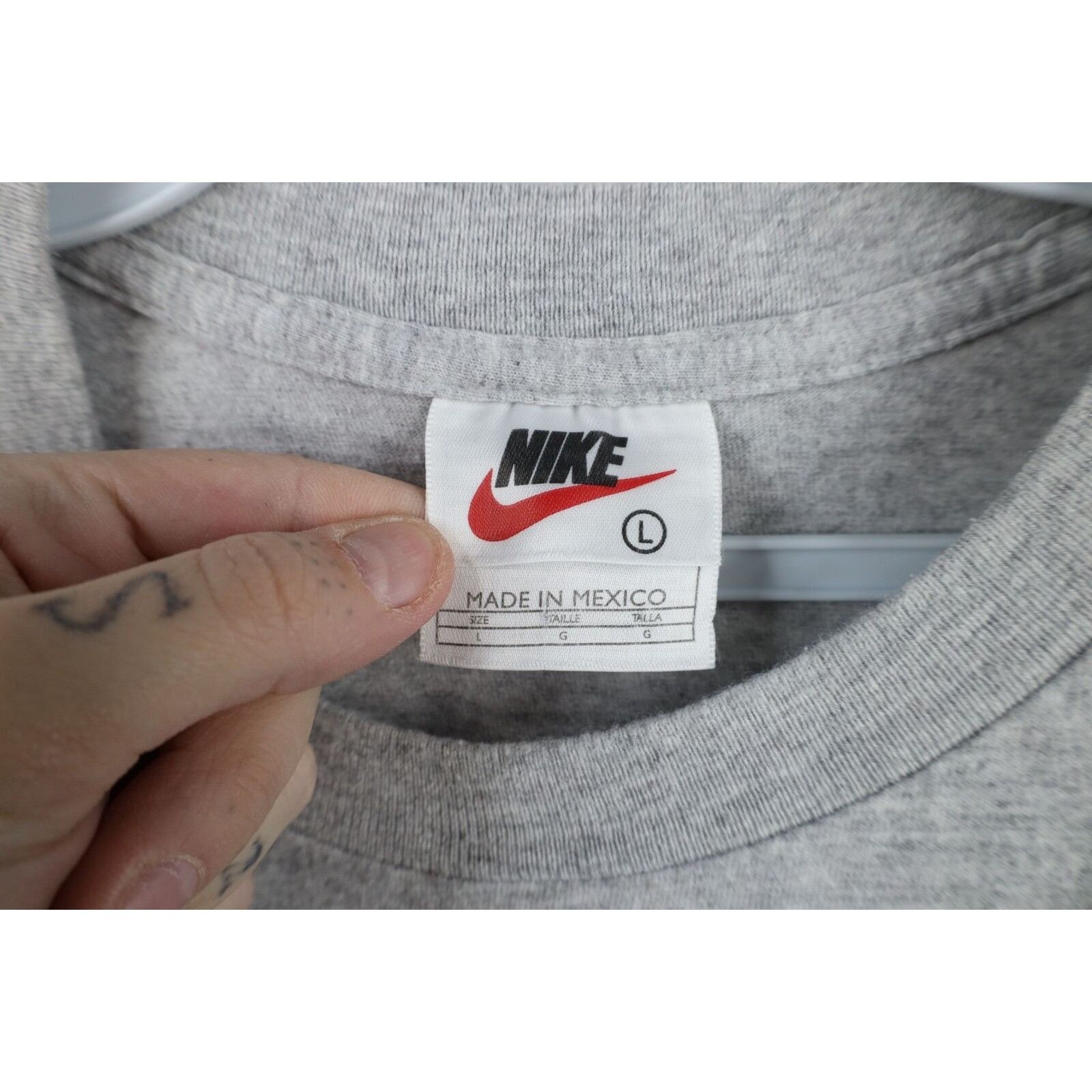Nike × Vintage Vintage 90s Nike Travis Scott Center Swoosh T-Shirt Size US L / EU 52-54 / 3 - 6 Thumbnail