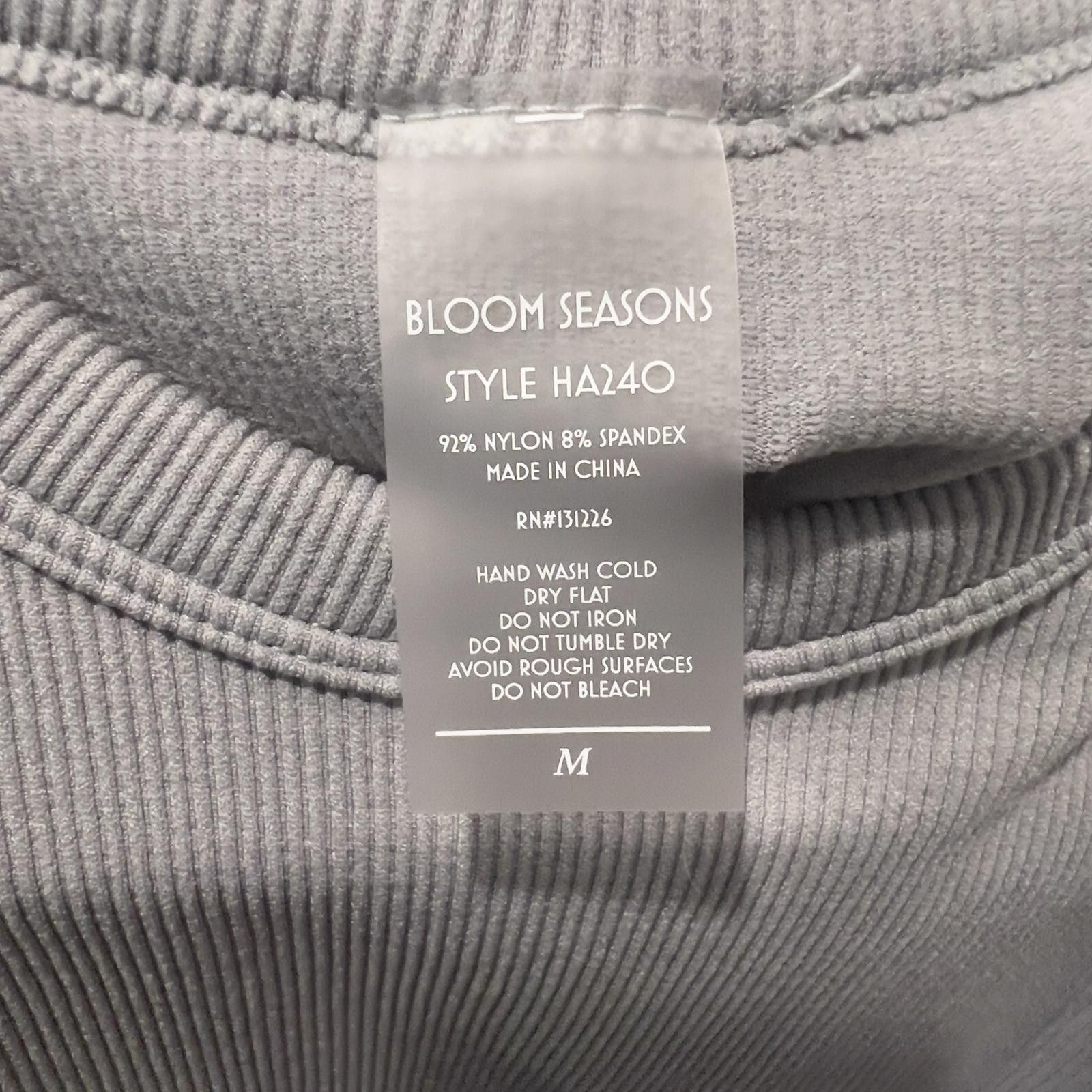 Other NWT Bloom Seasons Women's Ribbed Sleeveless with Back Cutout Size M / US 6-8 / IT 42-44 - 3 Thumbnail