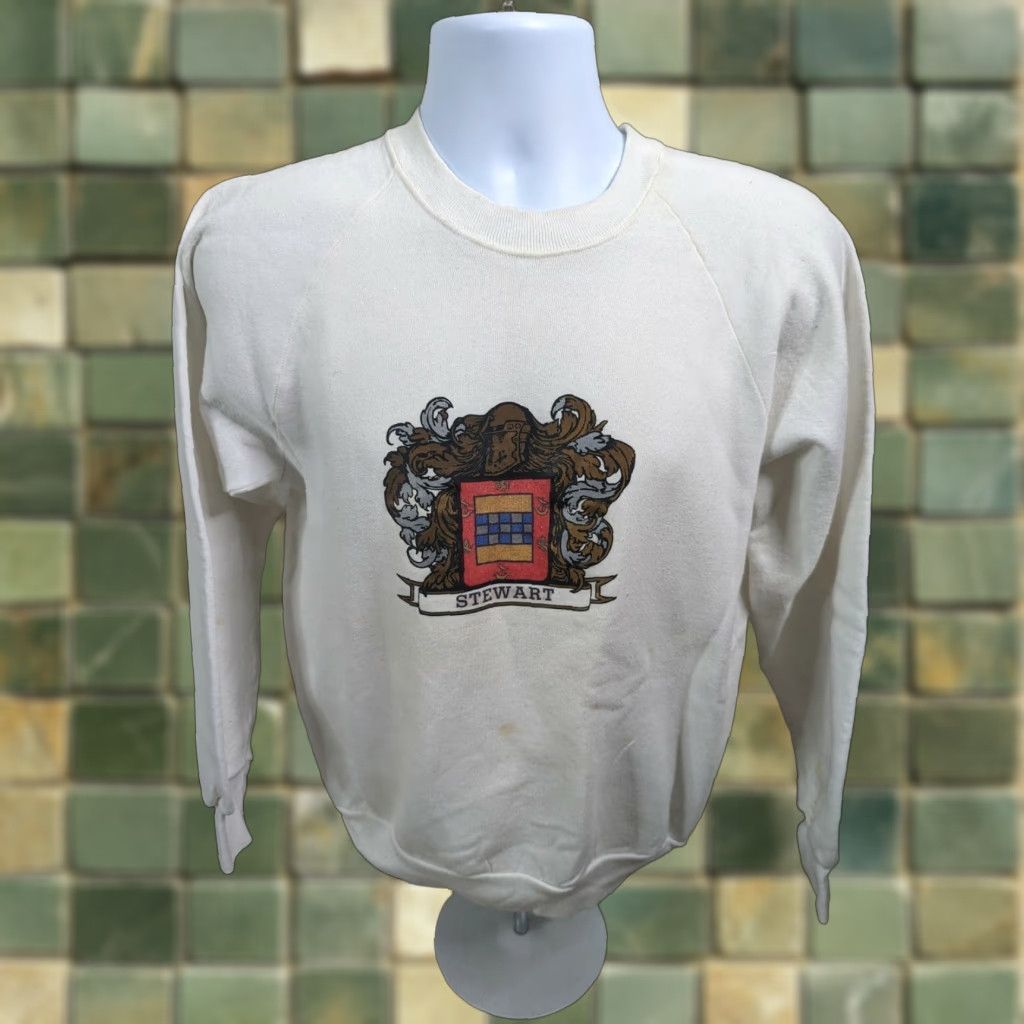 Fruit Of The Loom VINTAGE Fruit of the Loom Sweatshirt Raglan Crewneck Large USA 80s 90s Stewart Crest White Cotton Unisex Adults Mens Womens Size US L / EU 52-54 / 3 - 1 Thumbnail