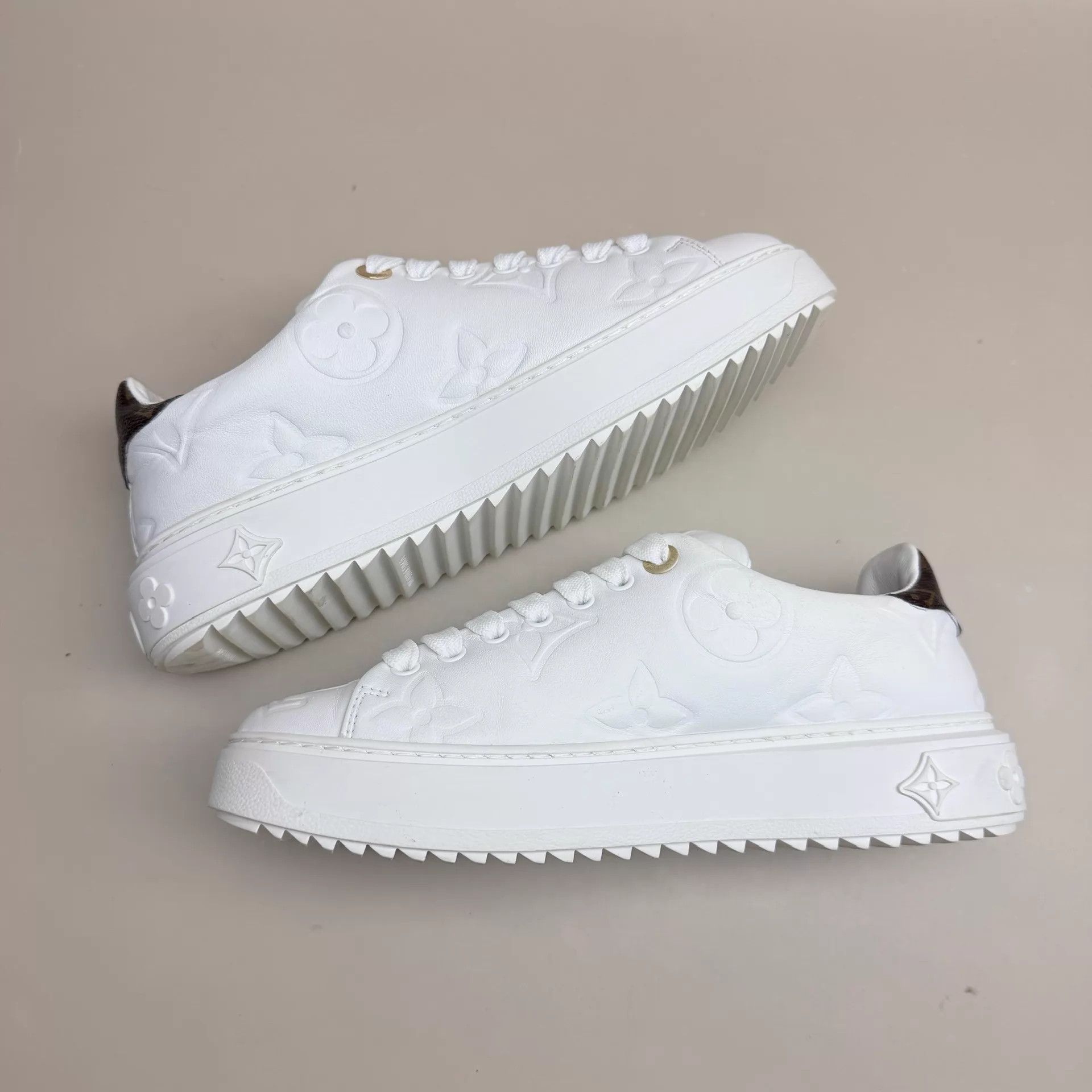 Louis Vuitton LV TimeOut W/B Embossed Platform Shoes 38 95new Size US 7.5 / IT 37.5 - 5 Thumbnail