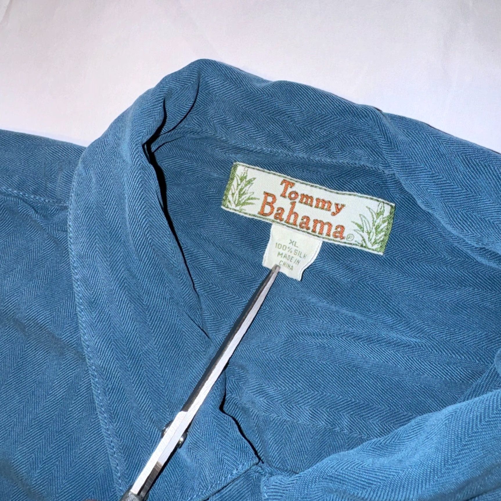 Tommy Bahama Tommy Bahama Camp Shirt Men XL Blue 100% Silk Pocket Royal Bermuda Island Zone Size US XL / EU 56 / 4 - 2 Thumbnail