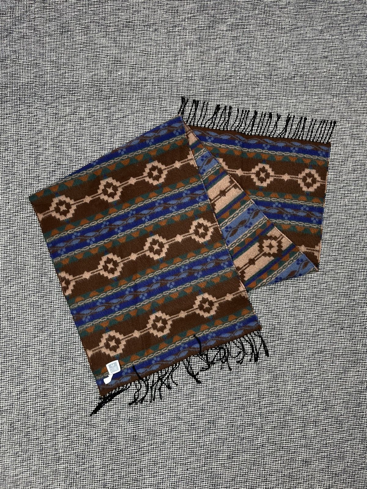 Vintage vintage Navajo style oversized scarf Size ONE SIZE - 1 Thumbnail