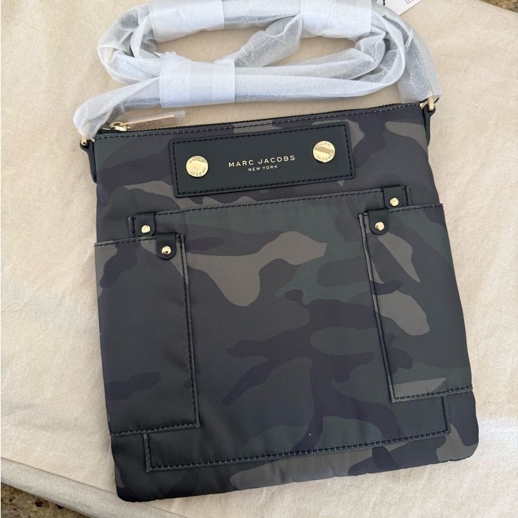 Marc Jacobs Marc Jacobs Preppy Swing Nylon Flat Crossbody Bag ~NWT~ Camo Size ONE SIZE - 2 Thumbnail