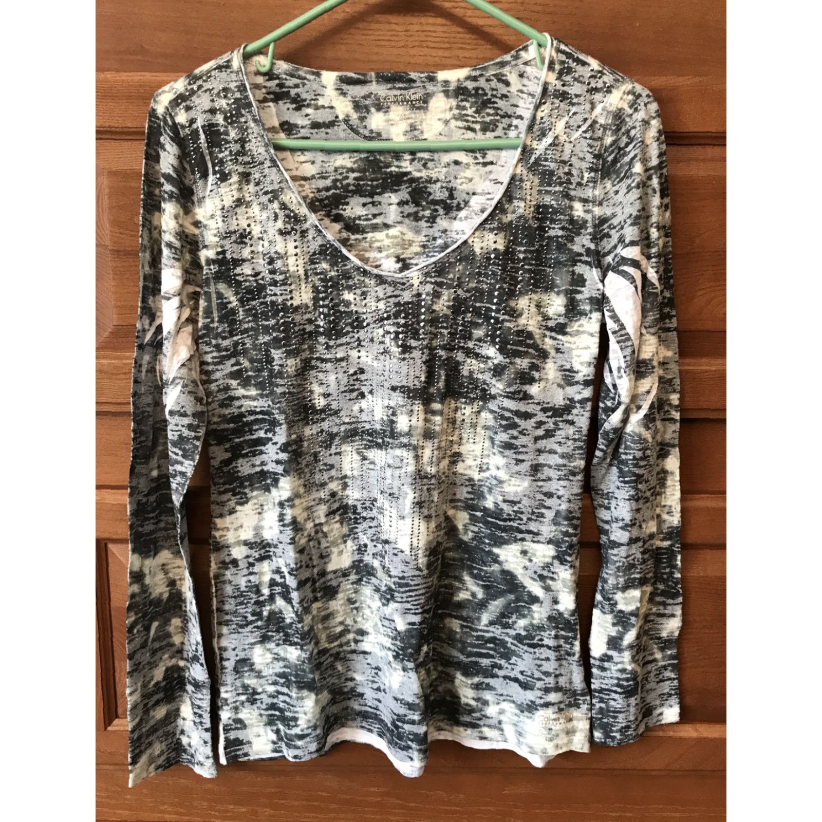 Calvin Klein Calvin Klein Shirt Womens M Gray Quick Dry Bling V-Neck Long Sleeve B631 Size M / US 6-8 / IT 42-44 - 2 Thumbnail