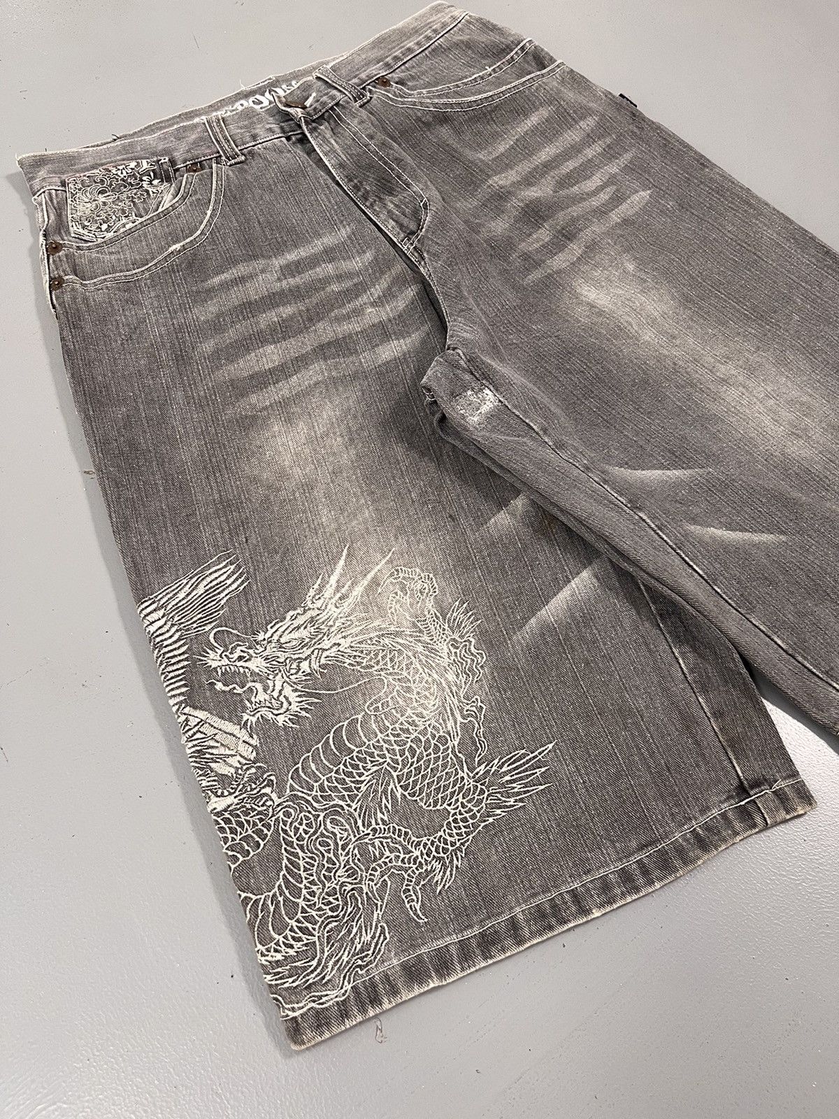 Dogtown Crazy vintage dragon 🐉 embroidered dogtwown jort Size US 34 / EU 50 - 7 Thumbnail