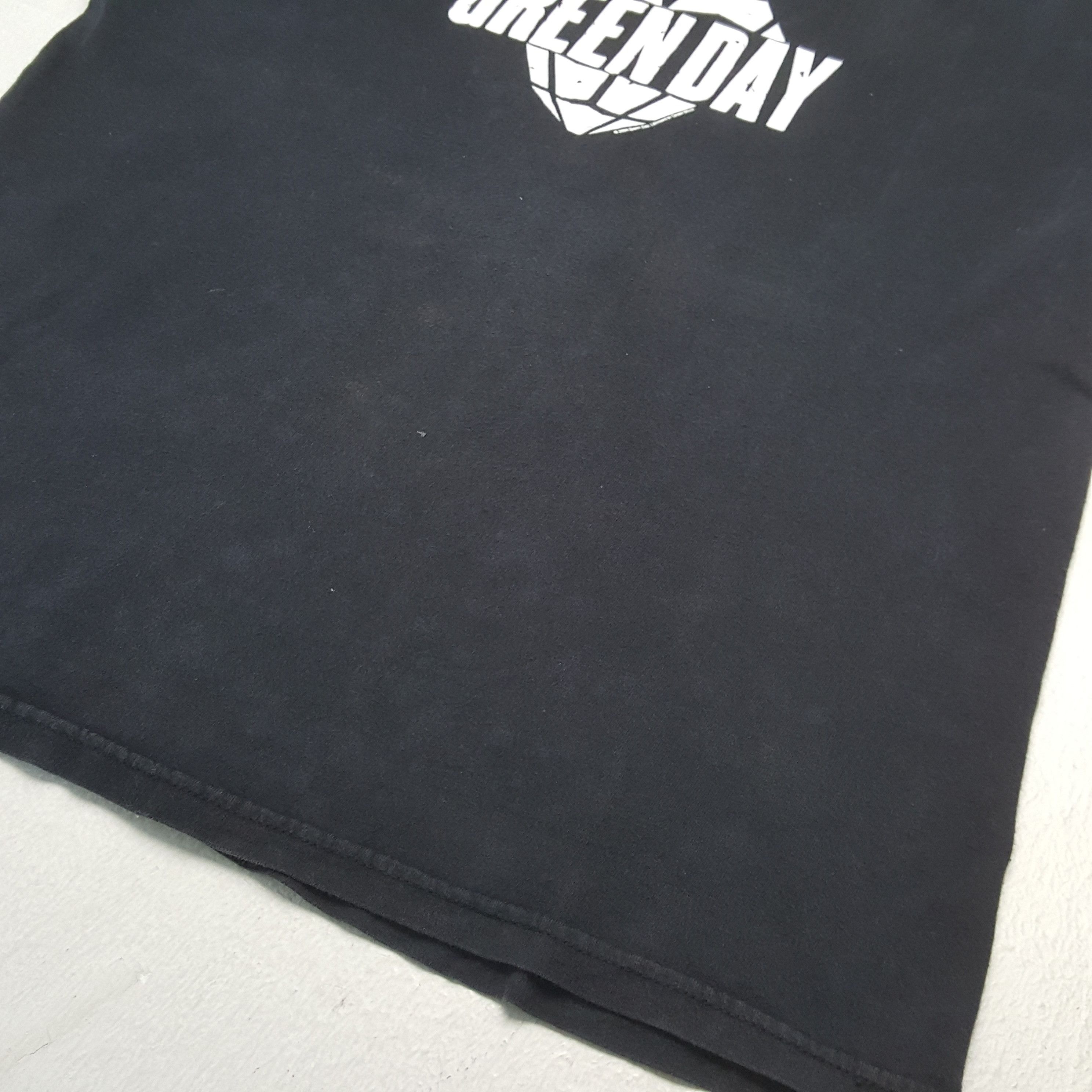 Band Tees Green Day American Rock Band Vintage Tshirt RR3 Size US L / EU 52-54 / 3 - 8 Thumbnail