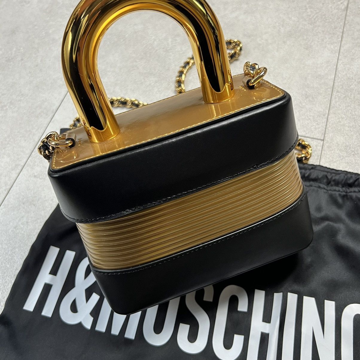 H&M × Moschino H&M Moschino Padrock 2way Chain Bag Size ONE SIZE - 3 Thumbnail
