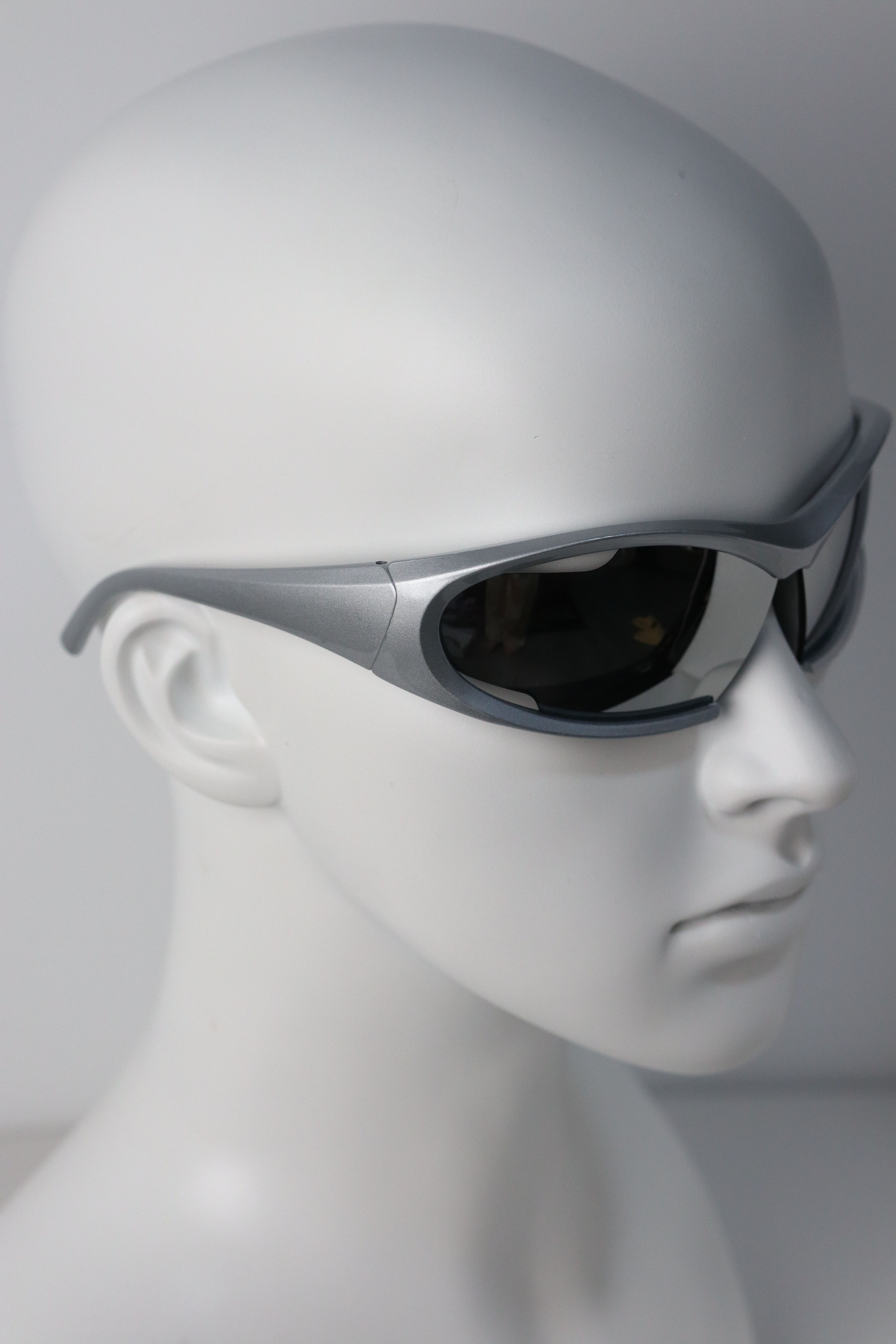 Japanese Brand Y2k Avant Garde Futuristic Silver Black Sunglasses Unisex OS Size ONE SIZE - 6 Thumbnail