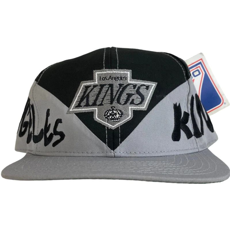 image of Vintage Los Angeles Kings Logo 7 Snapback in Grey, Men's