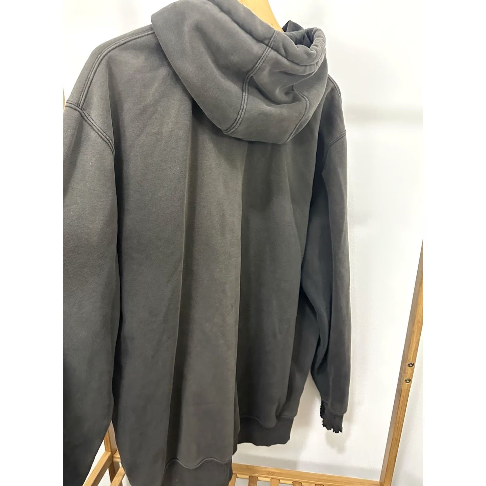 Carhartt VTG Carhartt Gradient Sun Faded Black Thick Worn Hoodie Sweatshirt LT Tall Mens Pullover Size L Tall Black Distressed Crewneck Hoodie Size US L / EU 52-54 / 3 - 5 Thumbnail