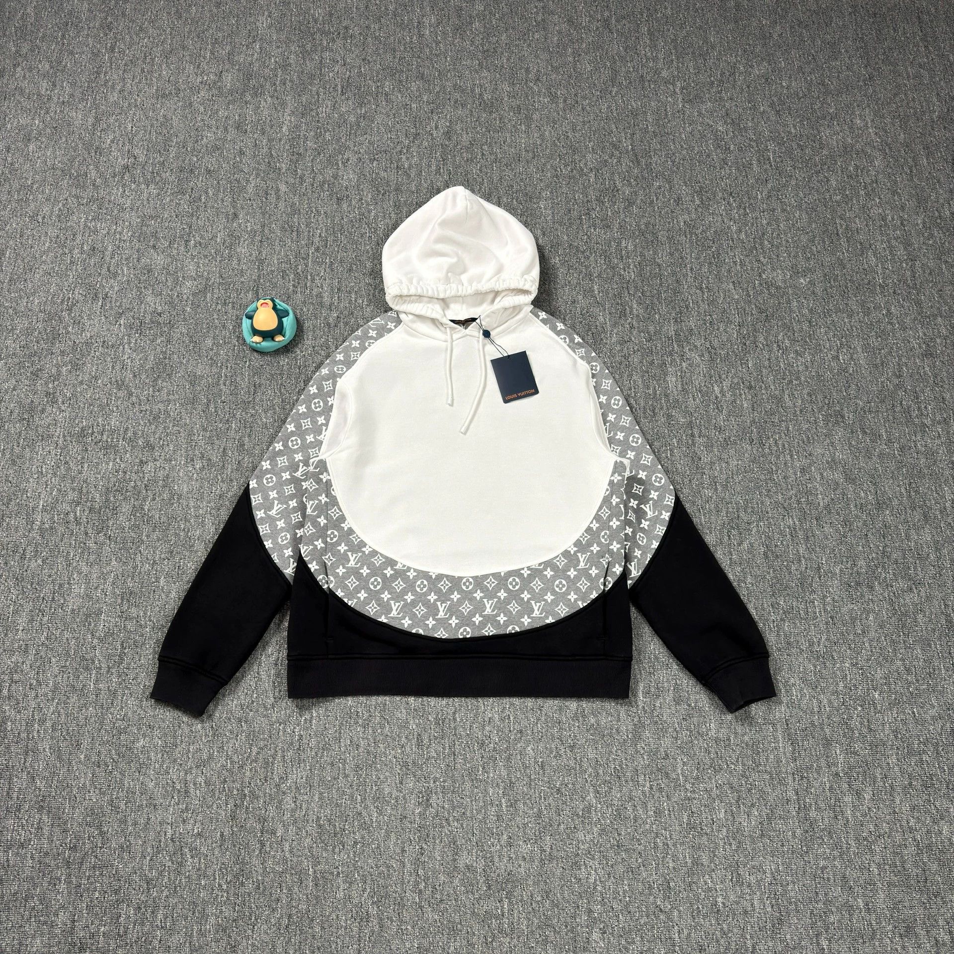Louis Vuitton LV Circumferential Print White Hooded Sweatshirt Size M / US 6-8 / IT 42-44 - 1 Thumbnail