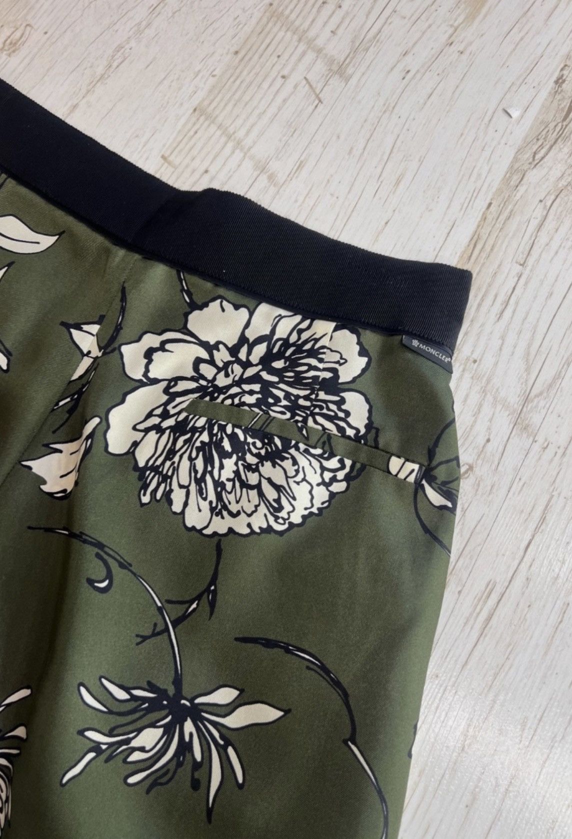 Moncler Moncler Silk Cropped Wide-Leg Pants – Floral Print – IT44 Size 30" / US 8 / IT 44 - 11 Thumbnail