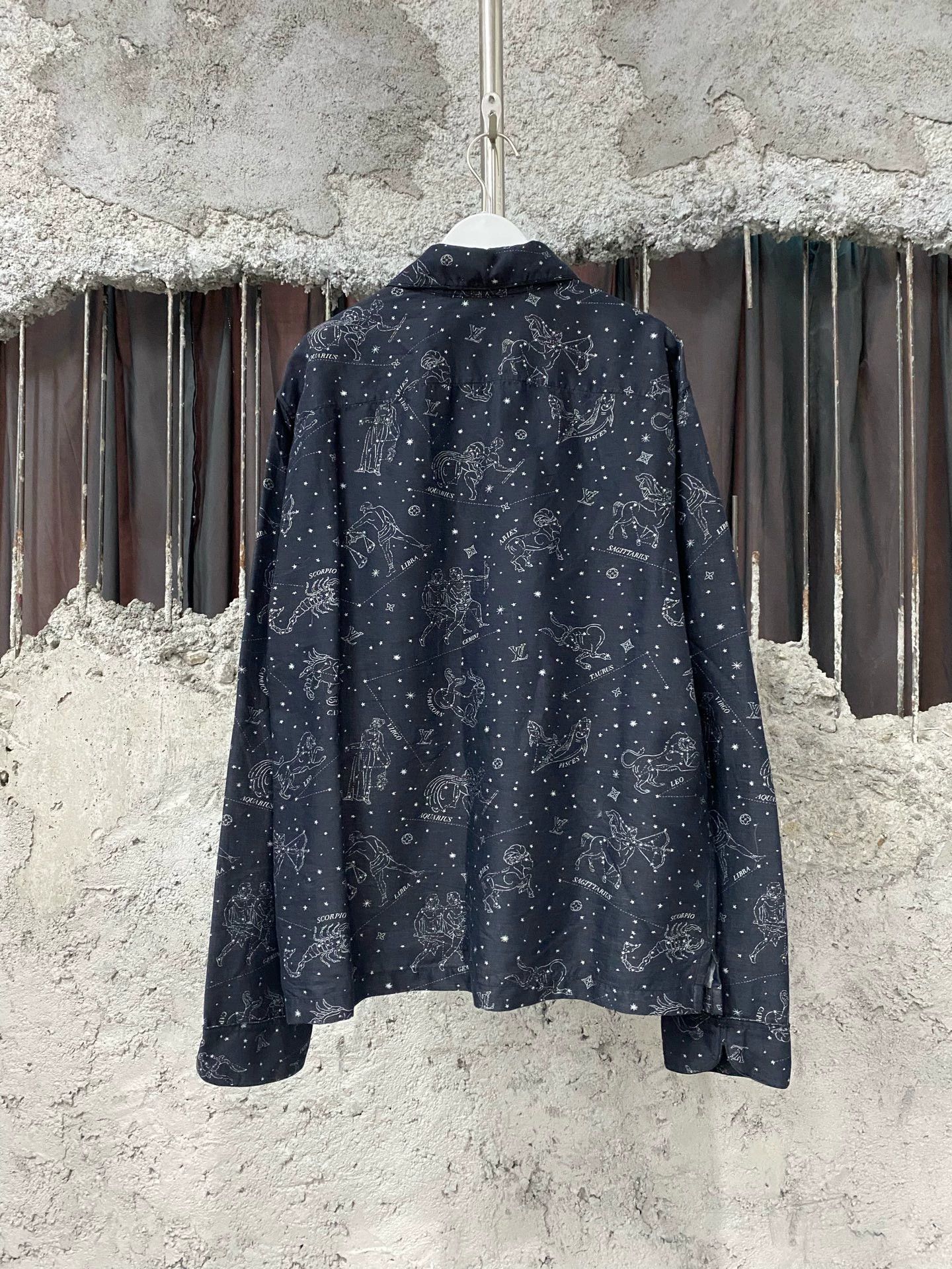 Louis Vuitton Louis Vuitton Zodiac Long-Sleeve Shirt, Size: M Size M / US 6-8 / IT 42-44 - 2 Thumbnail