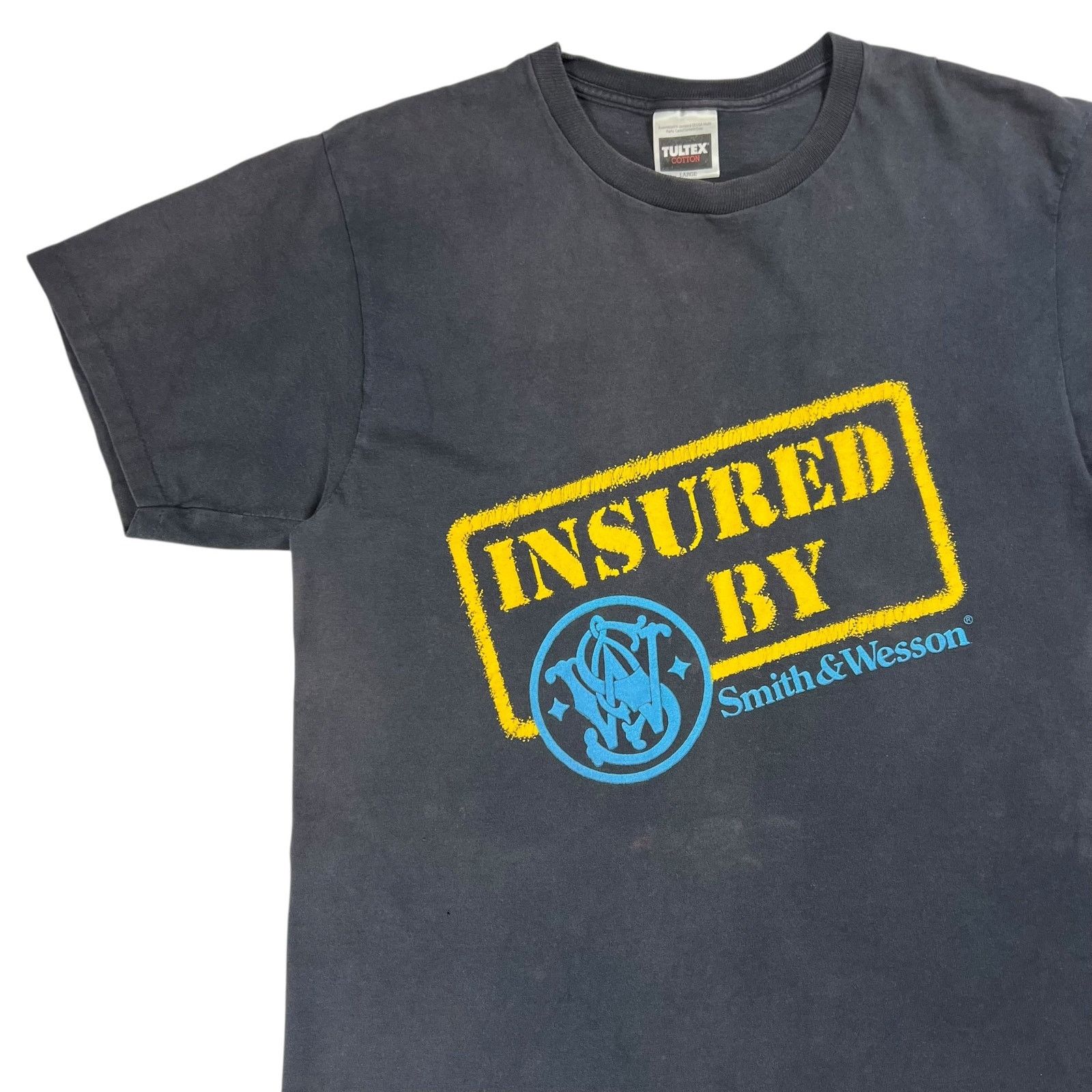 Tultex × Vintage Vintage 90s Insured By Smith & Wesson faded gun tee (L) Size US L / EU 52-54 / 3 - 4 Thumbnail