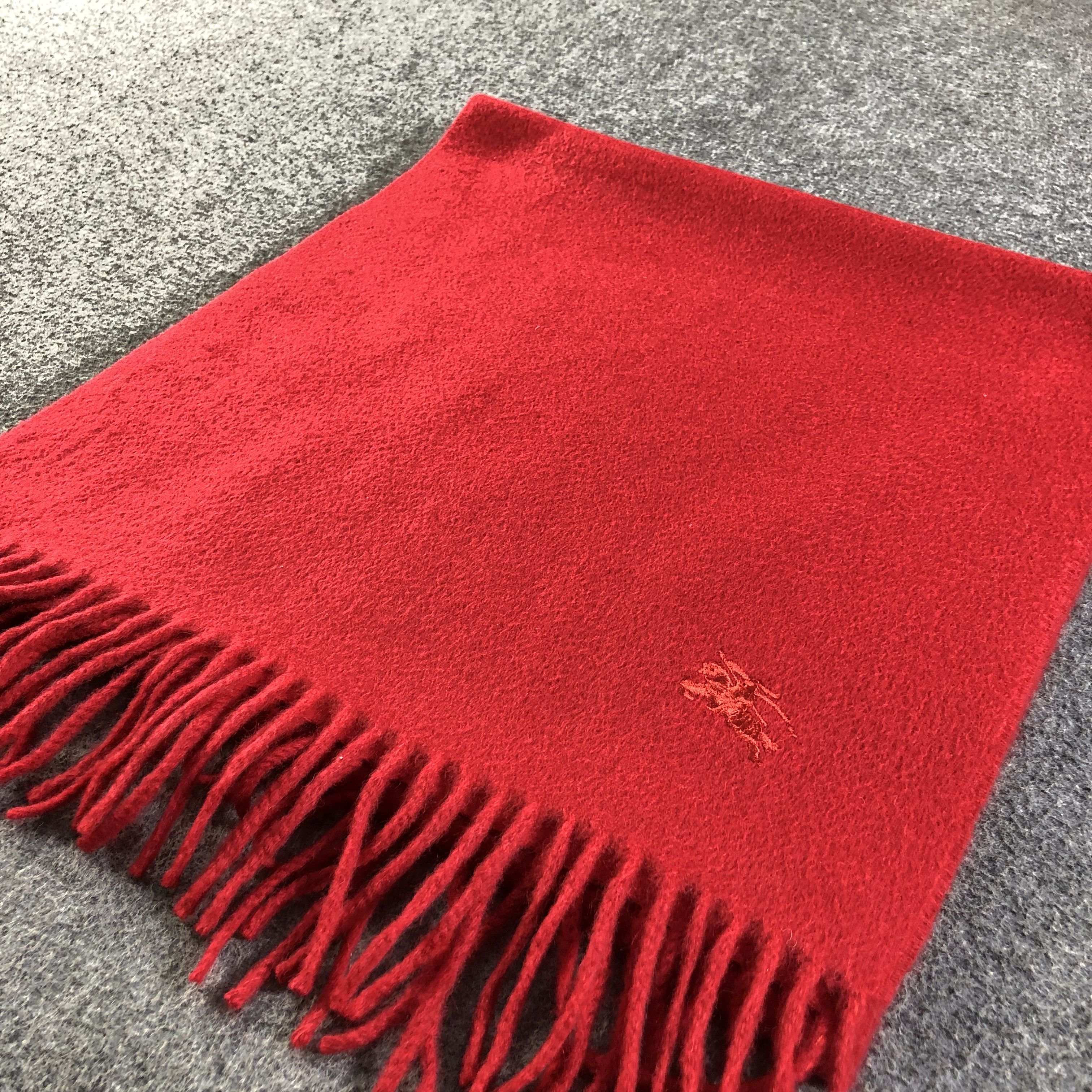Burberry Burberrys Plain Cashmere Scarf Muffler V1777 Size ONE SIZE - 4 Thumbnail
