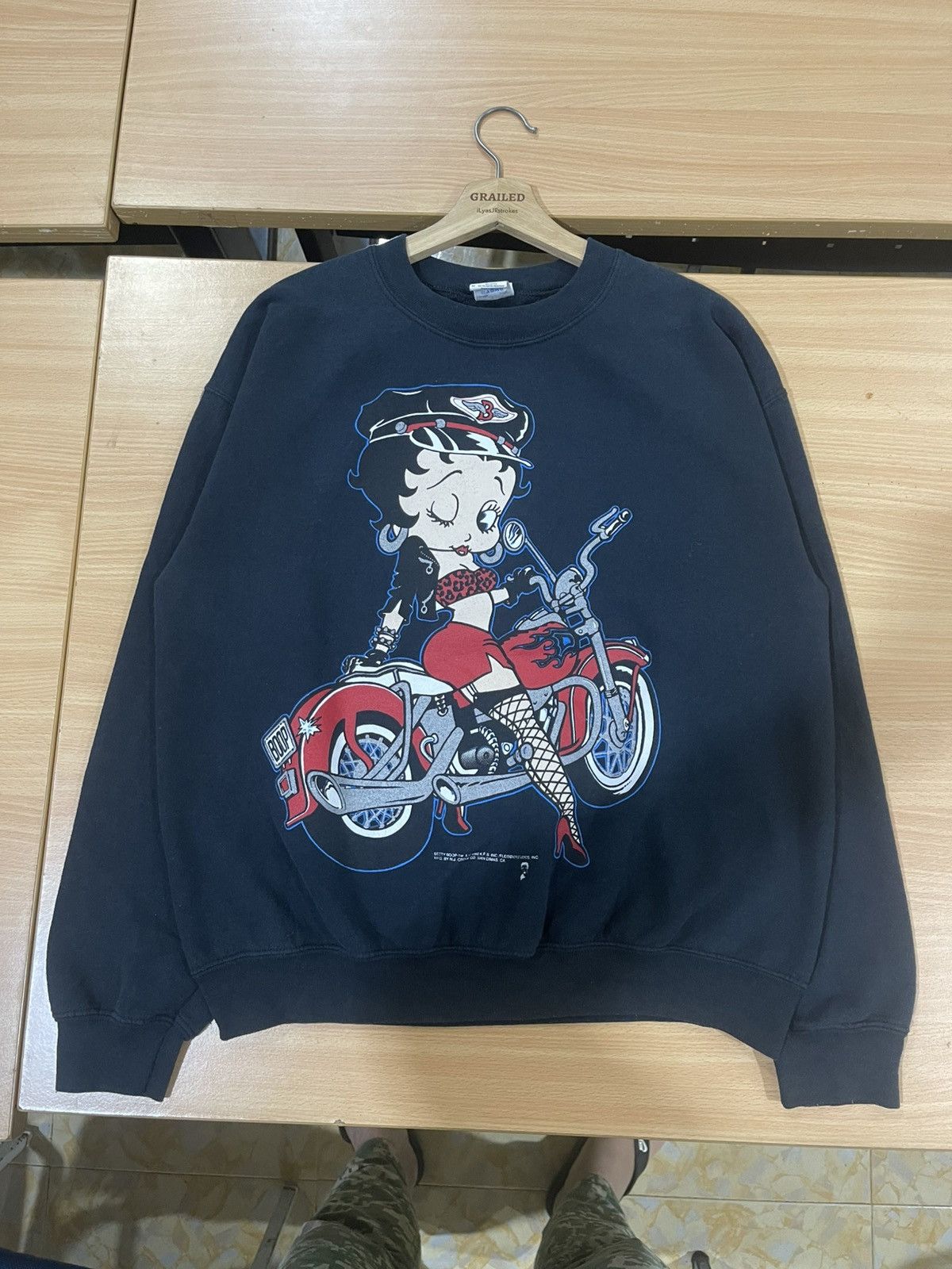 Vintage Vintage 90's Betty Boop Motorcycle Crewneck Sweatshirt Size US M / EU 48-50 / 2 - 9 Thumbnail