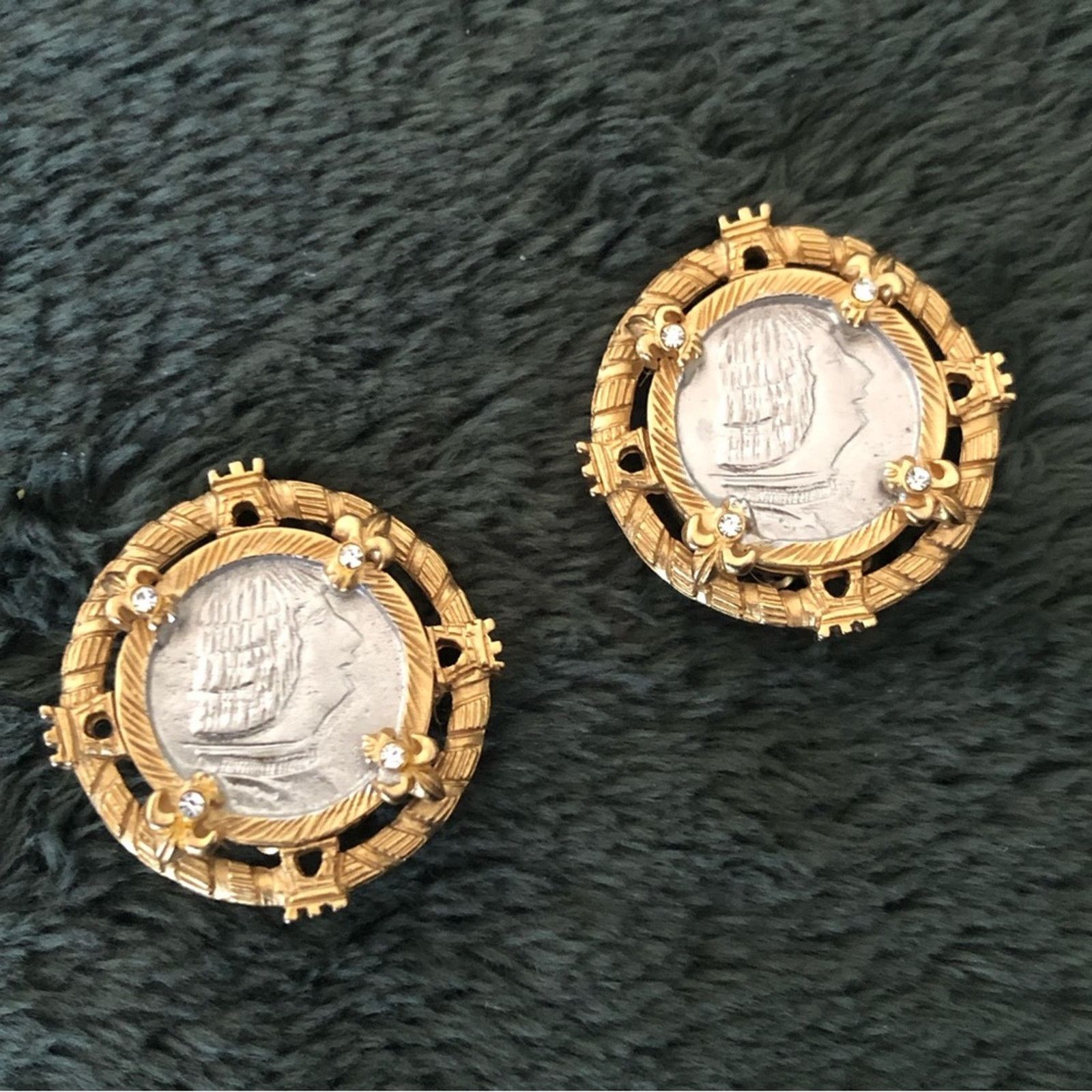 Vintage Vintage faux French coin rhinestone accent clip on earrings Size ONE SIZE - 1 Thumbnail