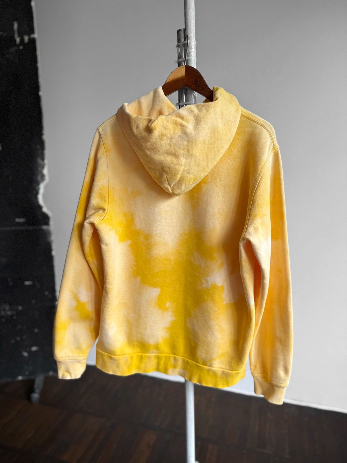 Nike Nike Sportswear Mens Yellow Tie-Dye Long Sleeve Hoodie Size US L / EU 52-54 / 3 - 2 Thumbnail