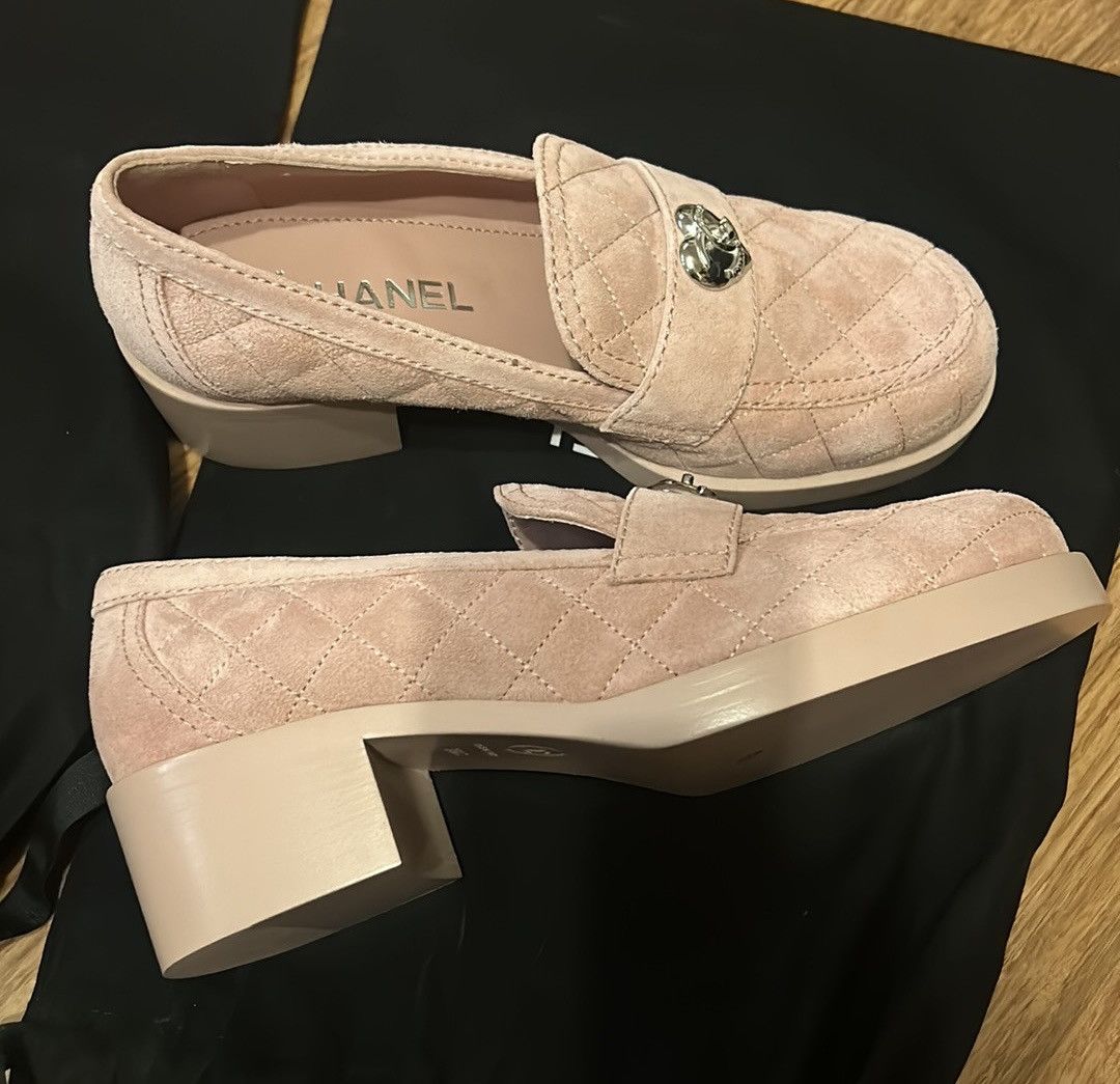 Chanel Chanel Quilted Suede CC Heart Loafers Pink size 38.5 Size US 8.5 / IT 38.5 - 3 Thumbnail