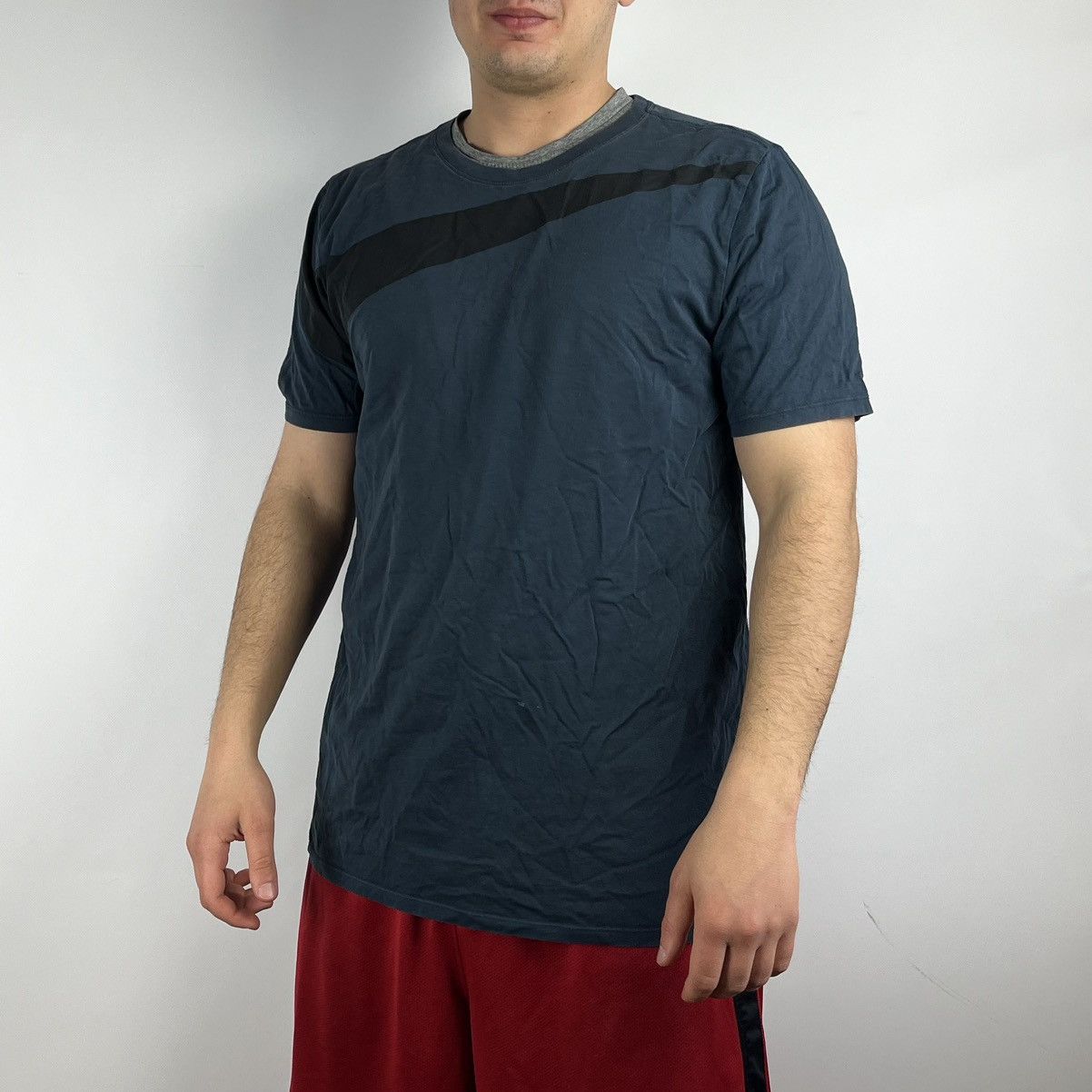 Nike Nike Tshirt swoosh size Medium Size US M / EU 48-50 / 2 - 1 Thumbnail