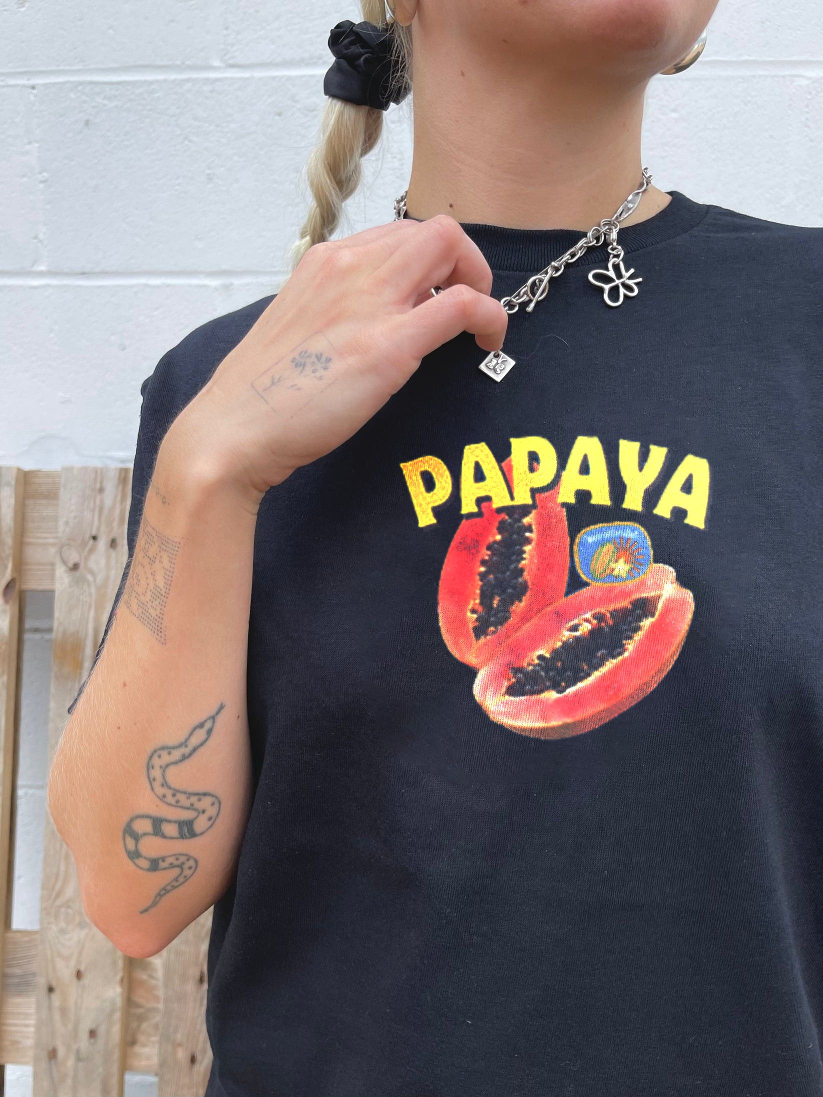 Vintage Papaya Tee – Tropical Graphic T-Shirt Size US S / EU 44-46 / 1 - 4 Thumbnail