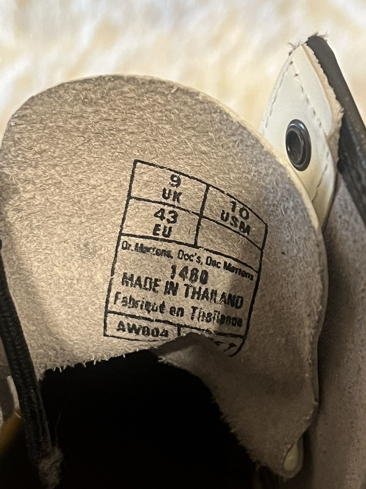 Dr. Martens Dr. Martens 1460 Smooth Leather 8 Eye Boot Size US 10 / EU 43 - 5 Thumbnail