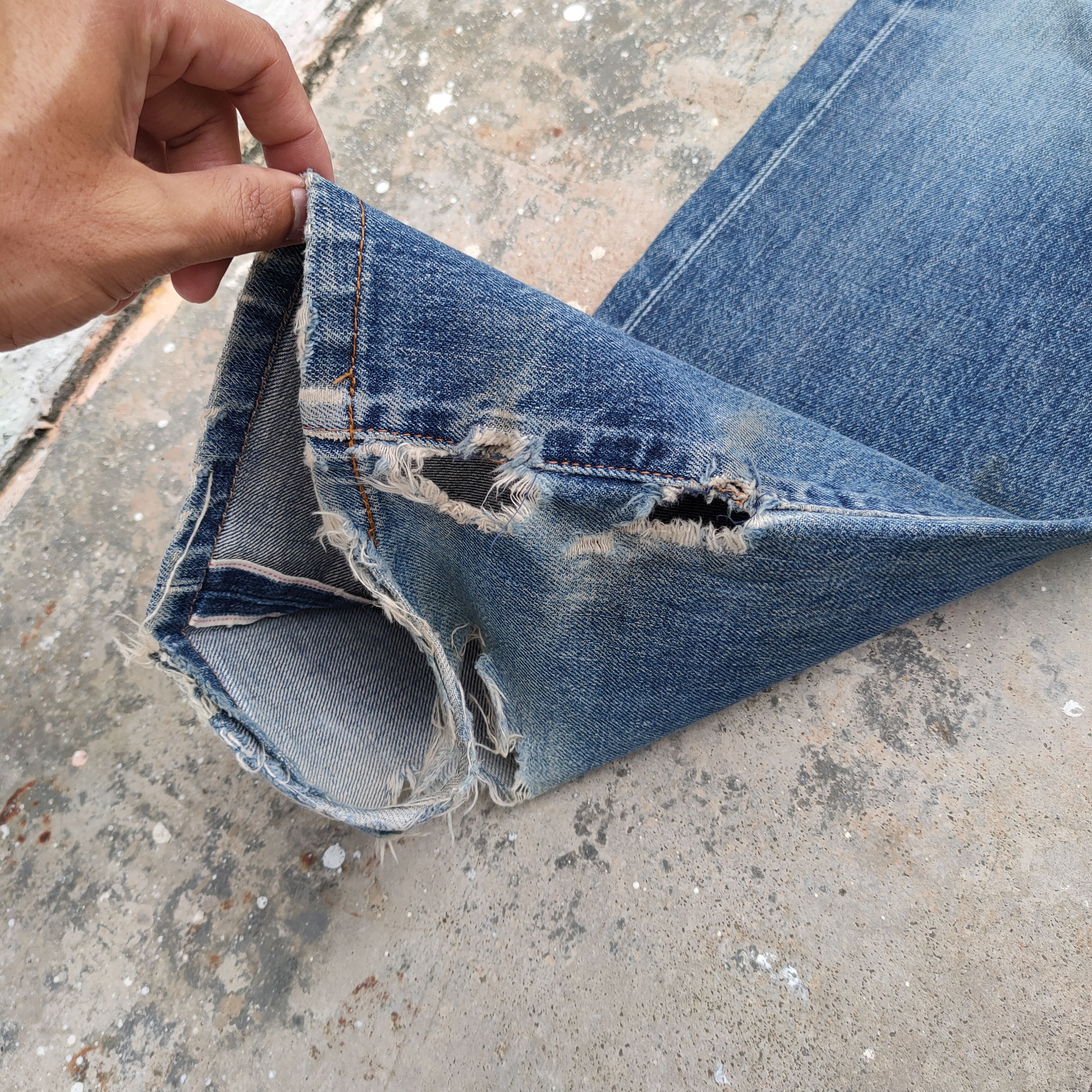 Levi's Vintage Clothing VINTAGE LEVI'S 502 BIG E SELVEDGE RIPPED FADED DENIM PANTS Size US 32 / EU 48 - 14 Thumbnail