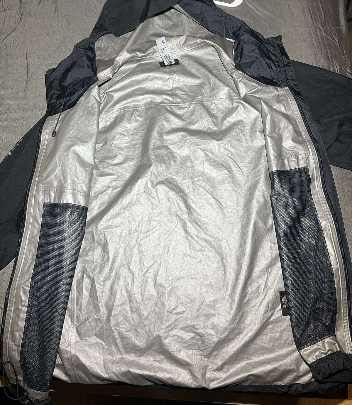 Mountain Hardwear Men’s Mountain Hardwear x GORE-TEX Paclite jacket Size US M / EU 48-50 / 2 - 3 Thumbnail