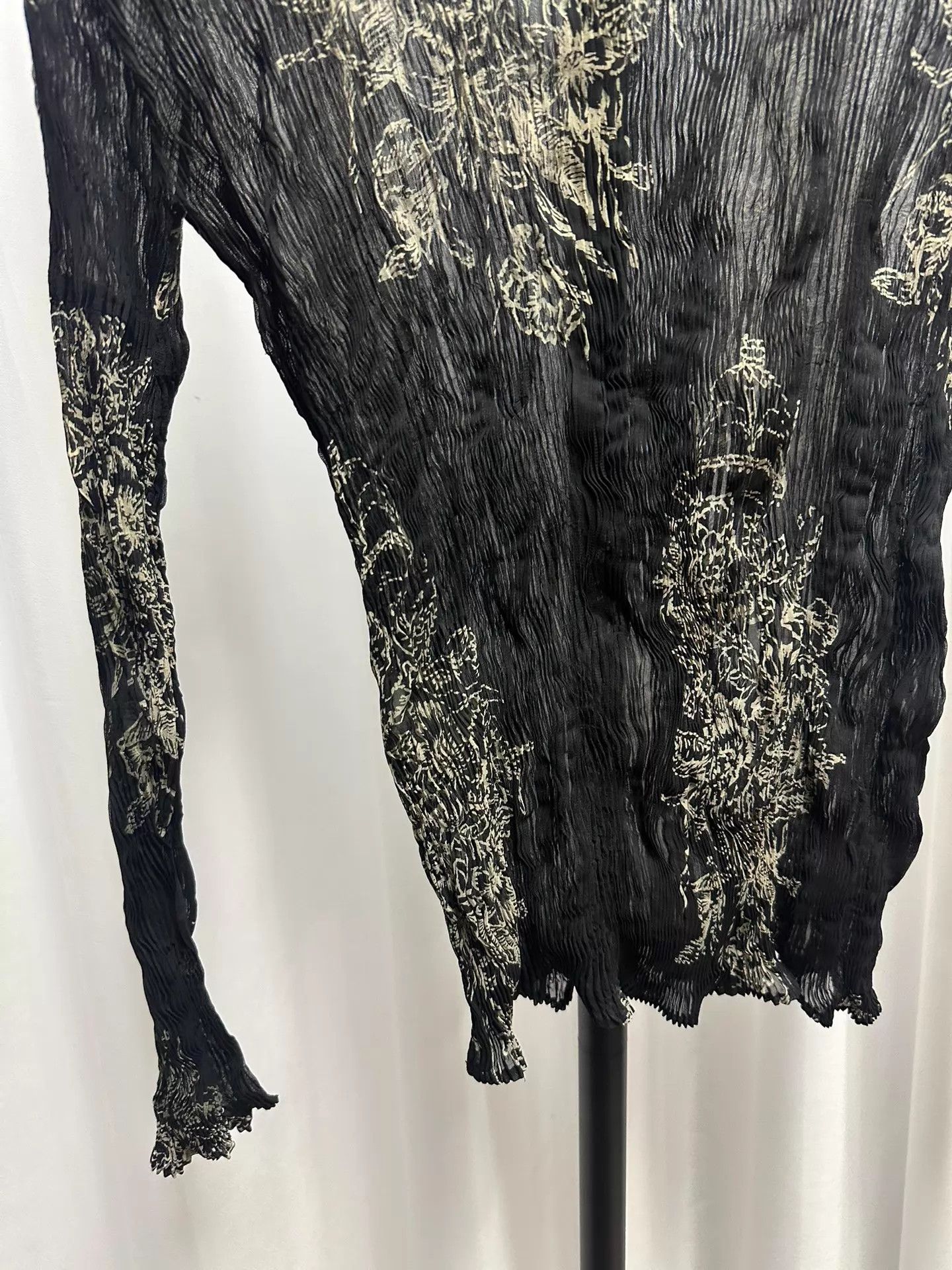 Issey Miyake Issey Miyake 90s Sample Pleated Floral Top L Size L / US 10 / IT 46 - 5 Thumbnail