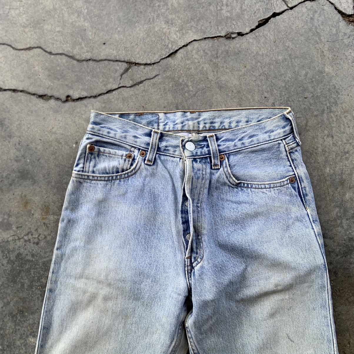 Levi's Vintage Clothing W27” Vintage Levis 501 Denim Blue Pants Distressed Button Size US 27 - 2 Thumbnail