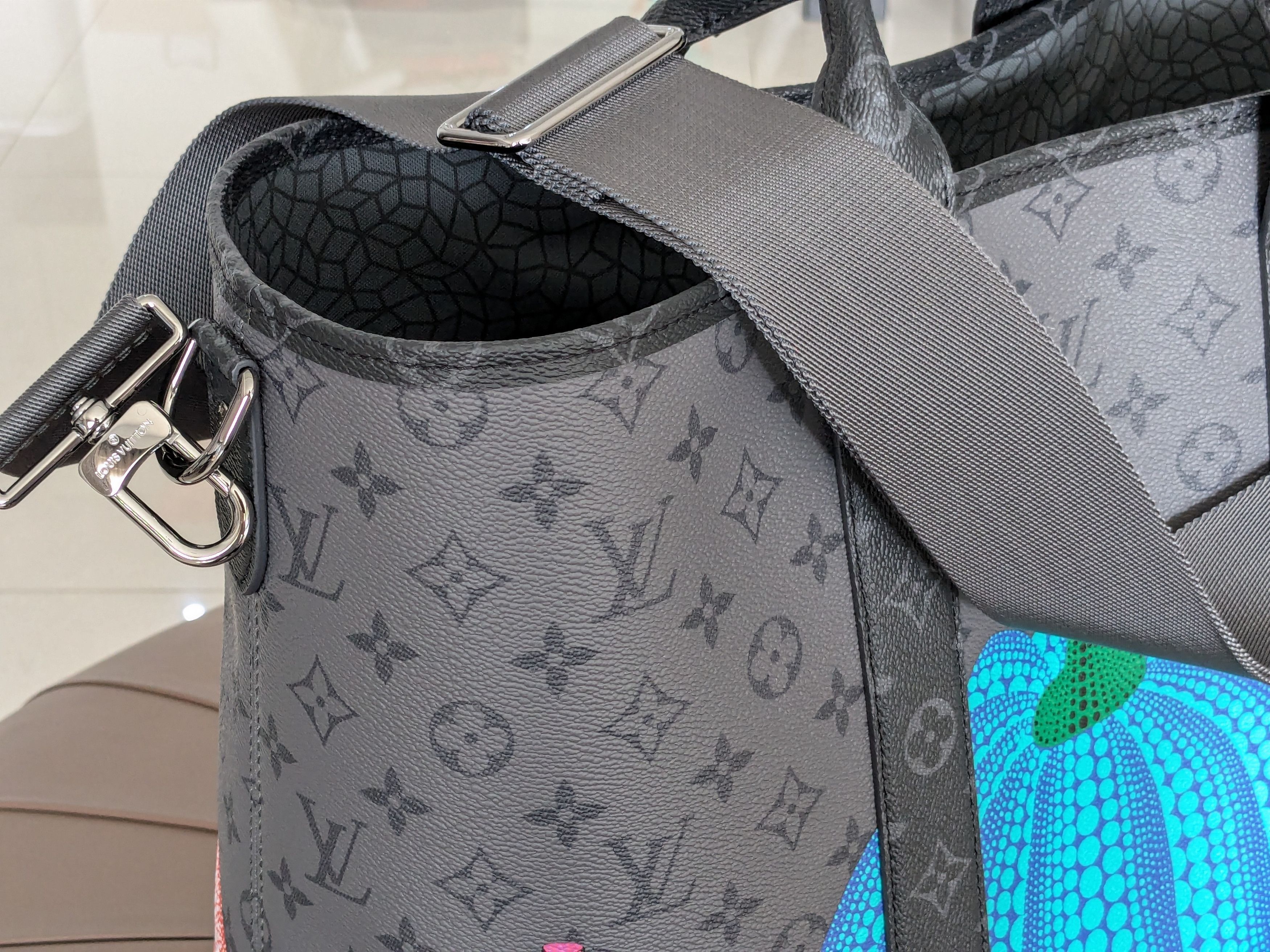 Louis Vuitton RARE Louis Vuitton x Yayoi Kusama 🎃 Weekend Tote Bag Size ONE SIZE - 7 Thumbnail