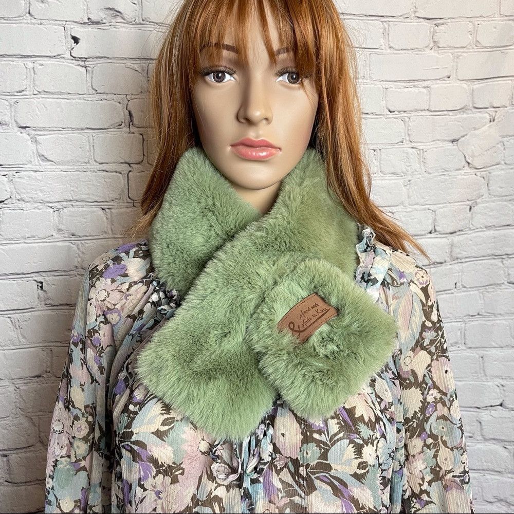 Other Green Fur Collar Scarf Neck Shrug Size ONE SIZE - 1 Thumbnail