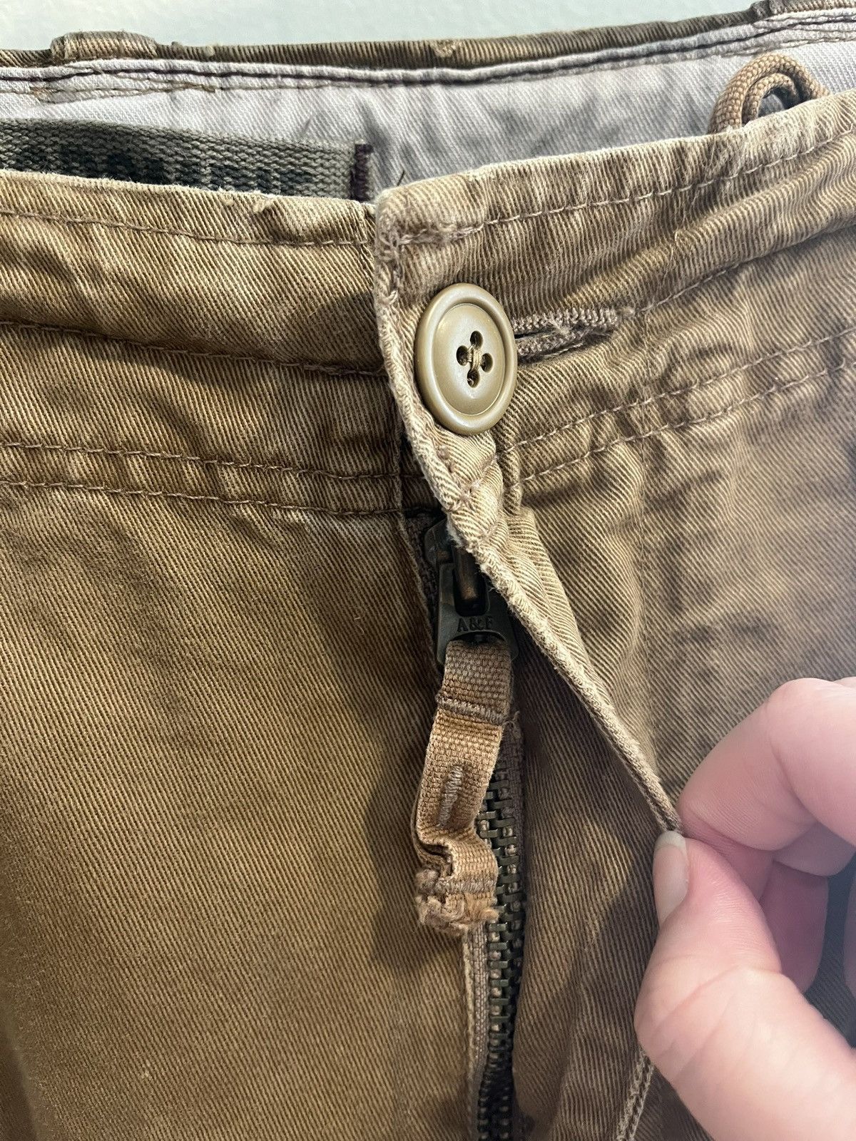 Abercrombie & Fitch Vintage Abercrombie tan cargo pants Size US 36 / EU 52 - 4 Thumbnail