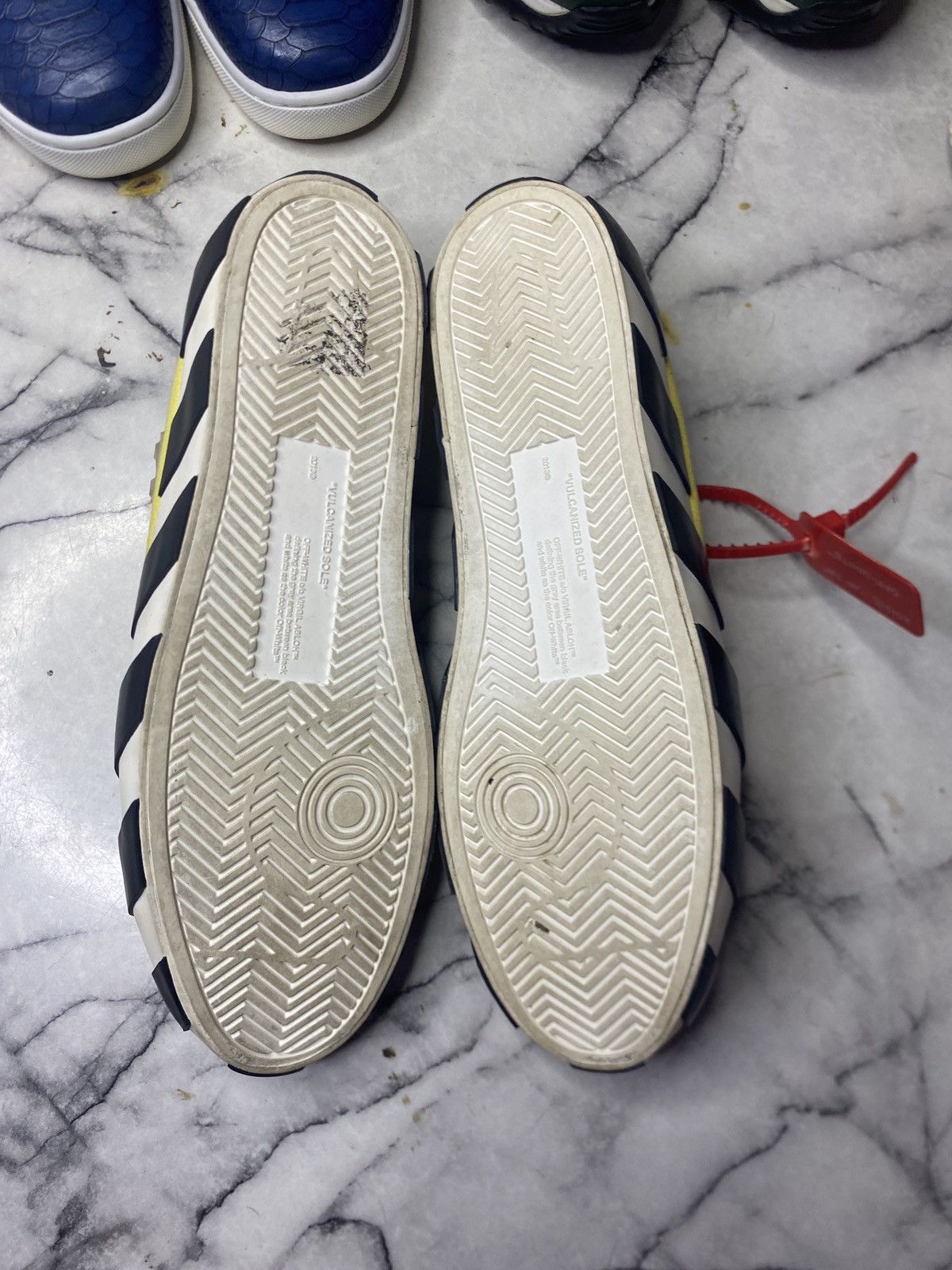 Off-White Off white yellow low top sneaker Size US 10.5 / EU 43-44 - 3 Thumbnail