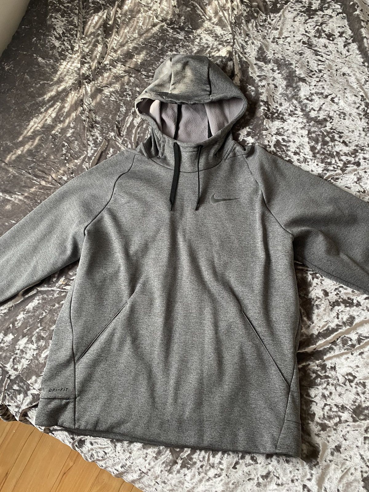 Nike Nike Dri Fit Hoodie Size US L / EU 52-54 / 3 - 2 Thumbnail