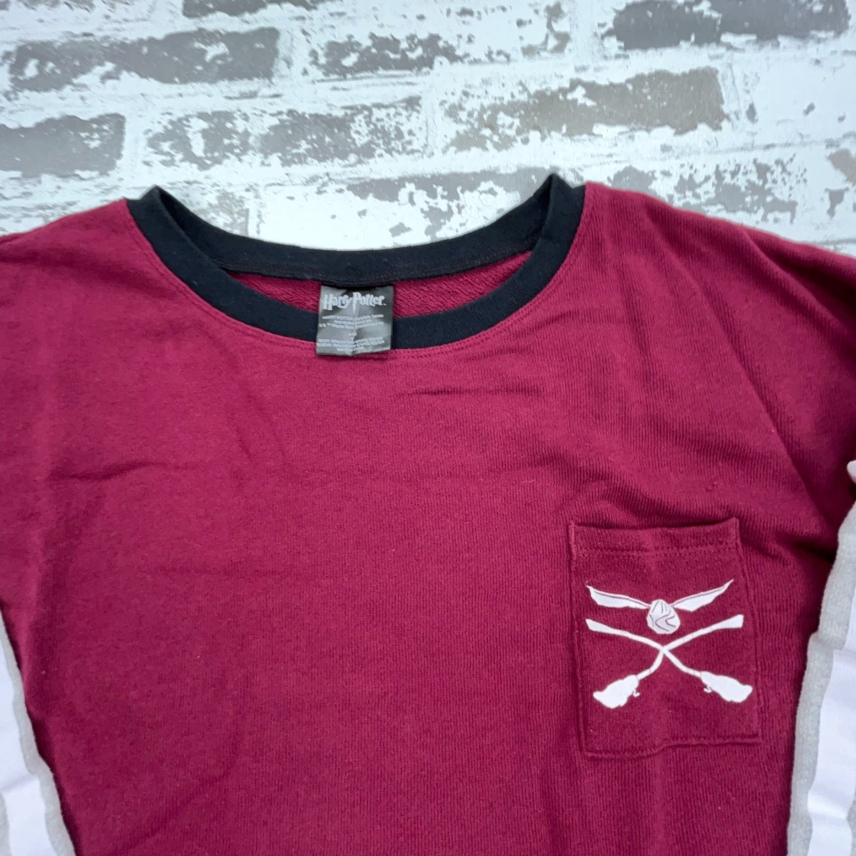 Vintage Harry Potter Sweatshirt Women S Red Knit Pullover Crew Neck Logo All Seasons Lightweight Character: Harry Potter, Quidditch, Small (S) Clothing Size S / US 4 / IT 40 - 6 Thumbnail