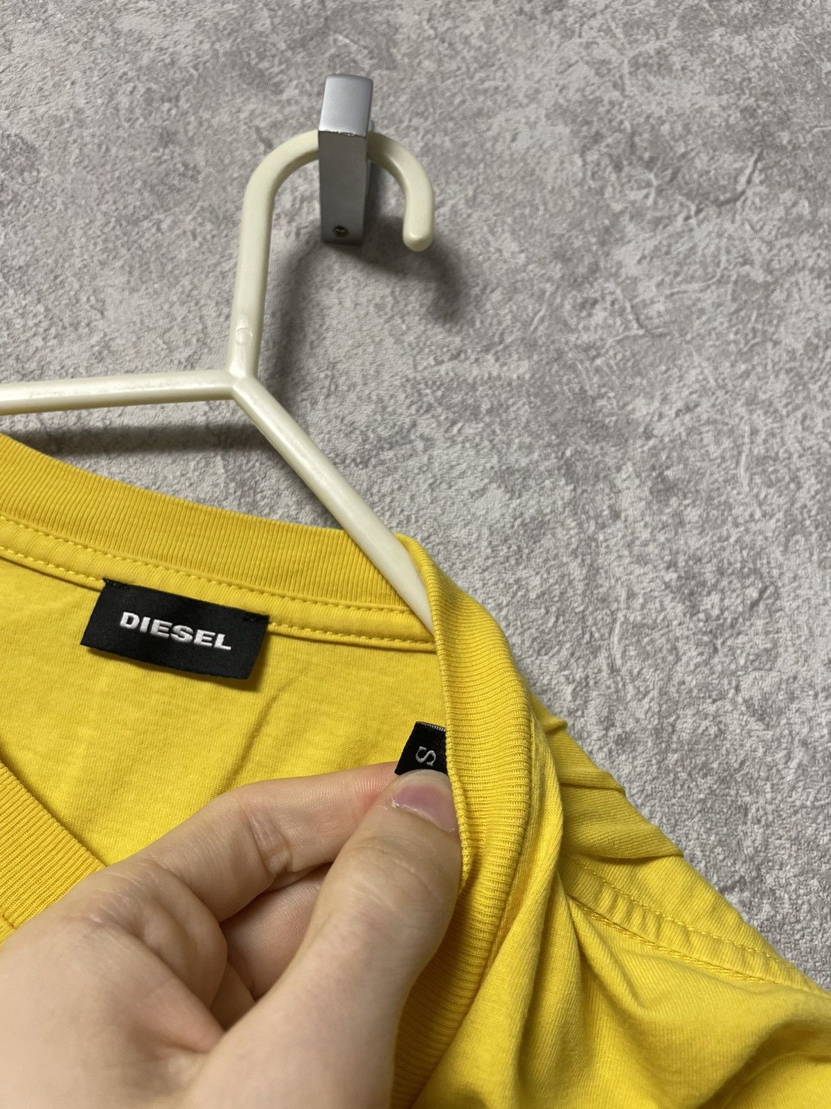 Diesel Diesel Embroidered Big Logo Yellow T-Shirt Y2K Size US S / EU 44-46 / 1 - 9 Thumbnail