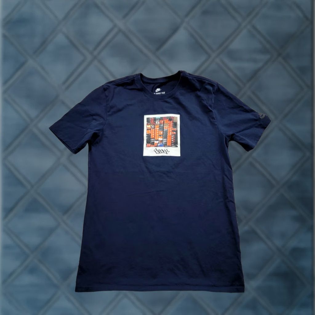 Nike Nike T Shirt Mens Medium Navy Blue Stacks Short Sleeve Athletic Fit Graphic Polo Shirt Style Size US M / EU 48-50 / 2 - 1 Thumbnail