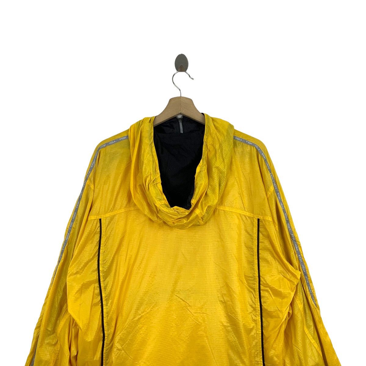 NCAA × Vintage Vintage NCAA Outdoor Hoodie Windbreaker Light Jacket Size US L / EU 52-54 / 3 - 4 Thumbnail