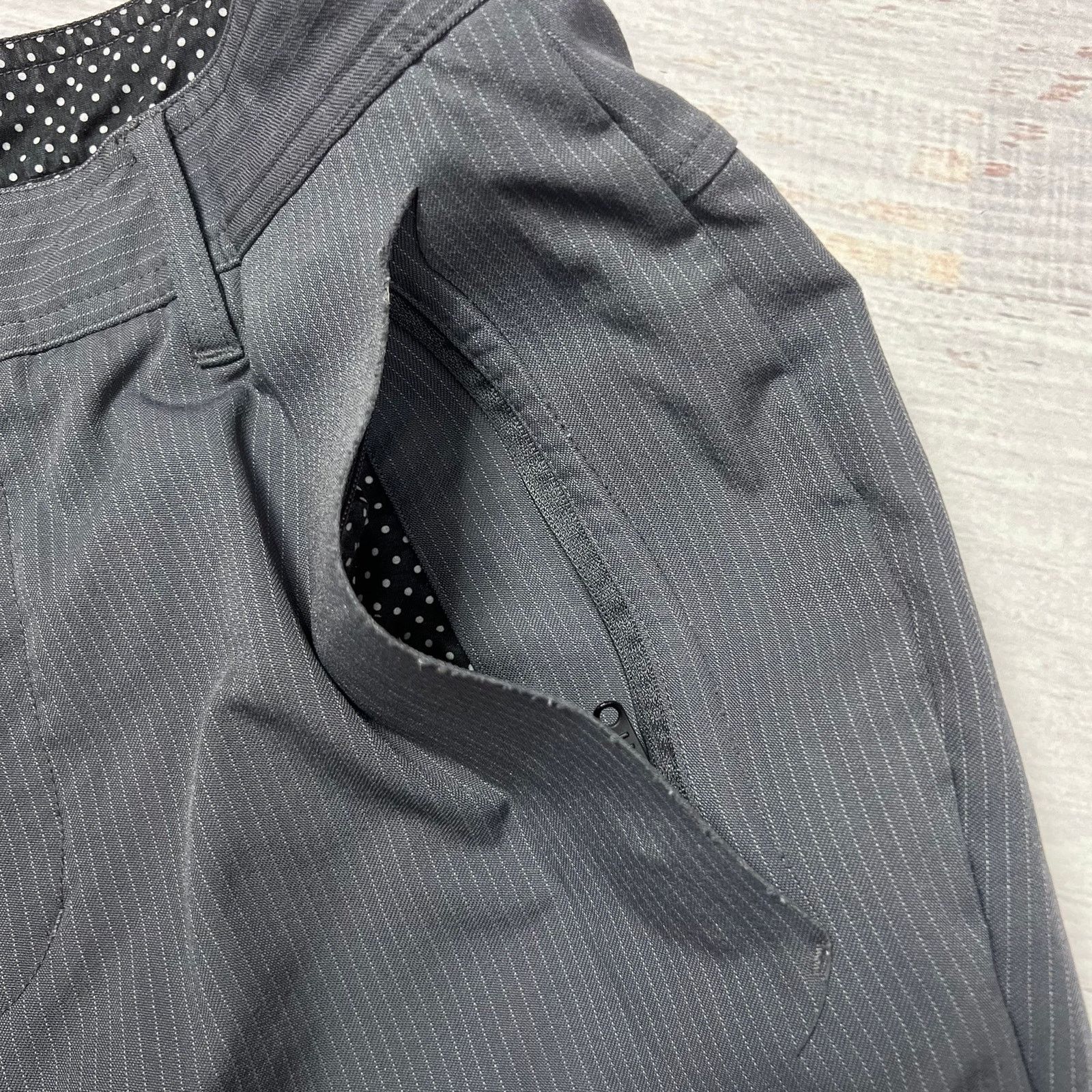 Lululemon Lululemon Commute Pant Dark Slate Pinstripe Vented Chino 30 Size US 30 / EU 46 - 7 Thumbnail