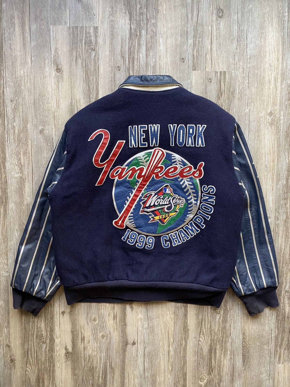 Vintage hotsell New York Yankees Bomber Jacket Sweatshirt 1999 World Series 2XL USA