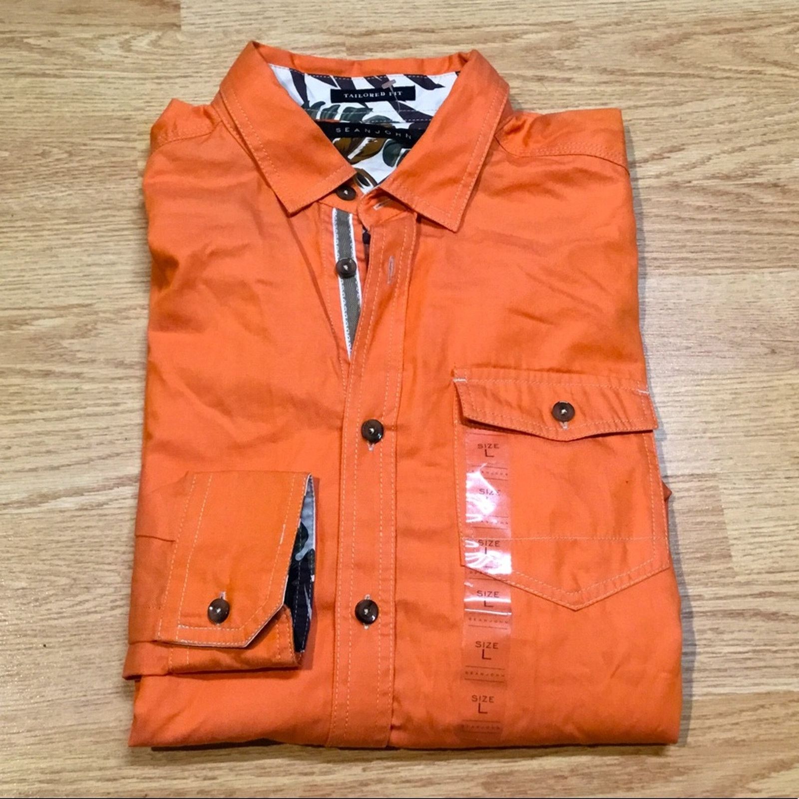Sean John NWT Sean John Tailored Fit button down Shirt Size US L / EU 52-54 / 3 - 1 Thumbnail