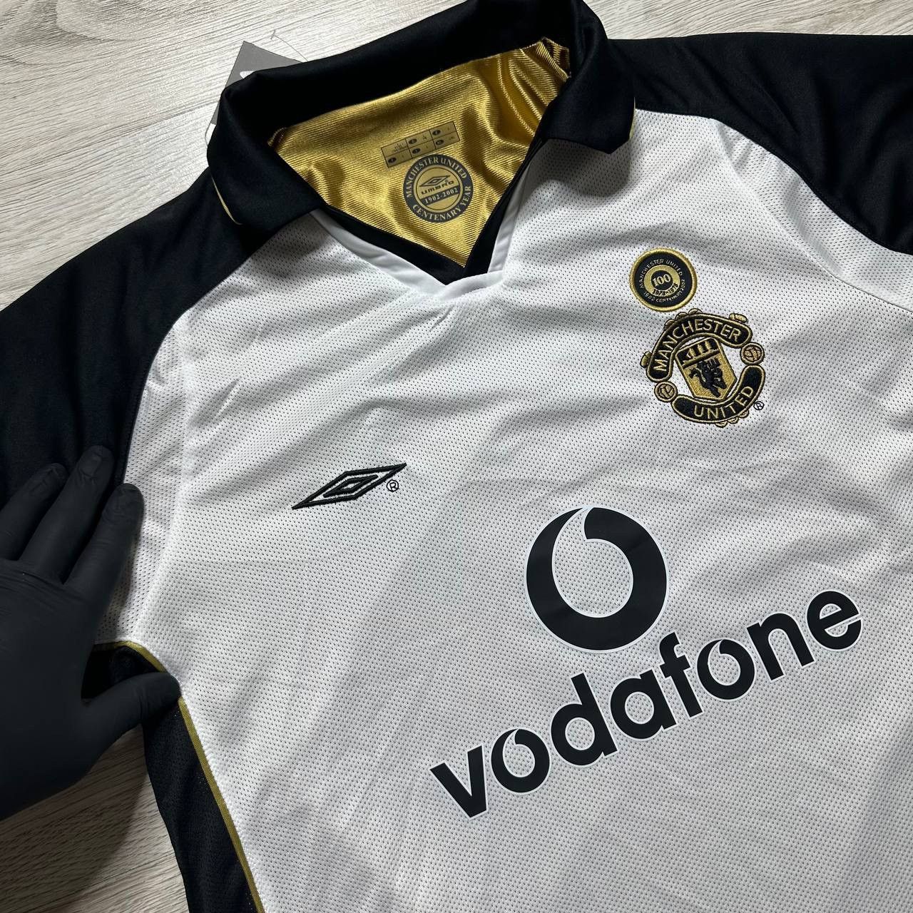 Umbro Vintage Manchester United Soccer jersey gold/white - Size L Size US L / EU 52-54 / 3 - 4 Thumbnail