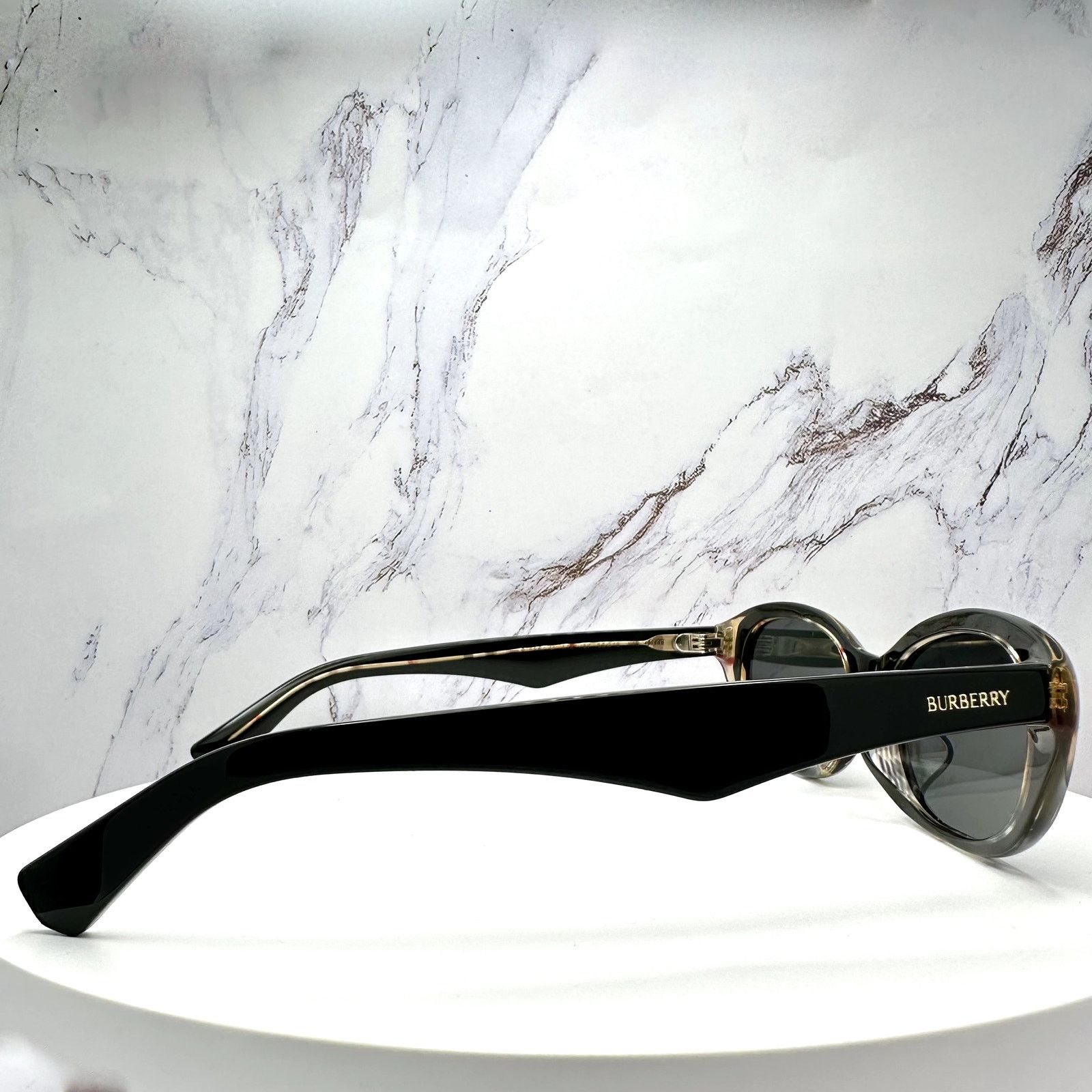 Burberry New Burberry Sunglasses Black Vintage Check Oval Gold Logo Size ONE SIZE - 16 Thumbnail